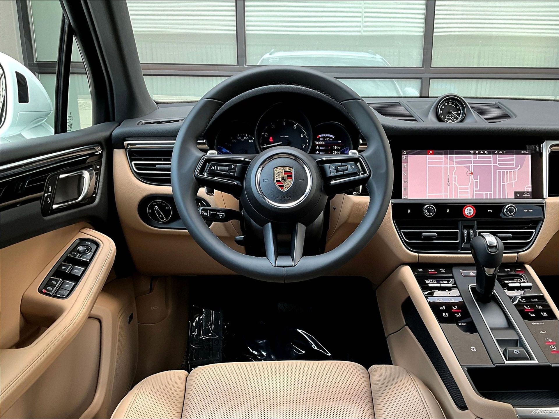 2025 Macan picture #14