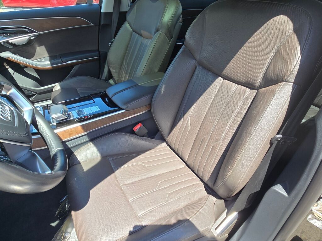 2022 Audi A8 L 55 Quattro photo 22