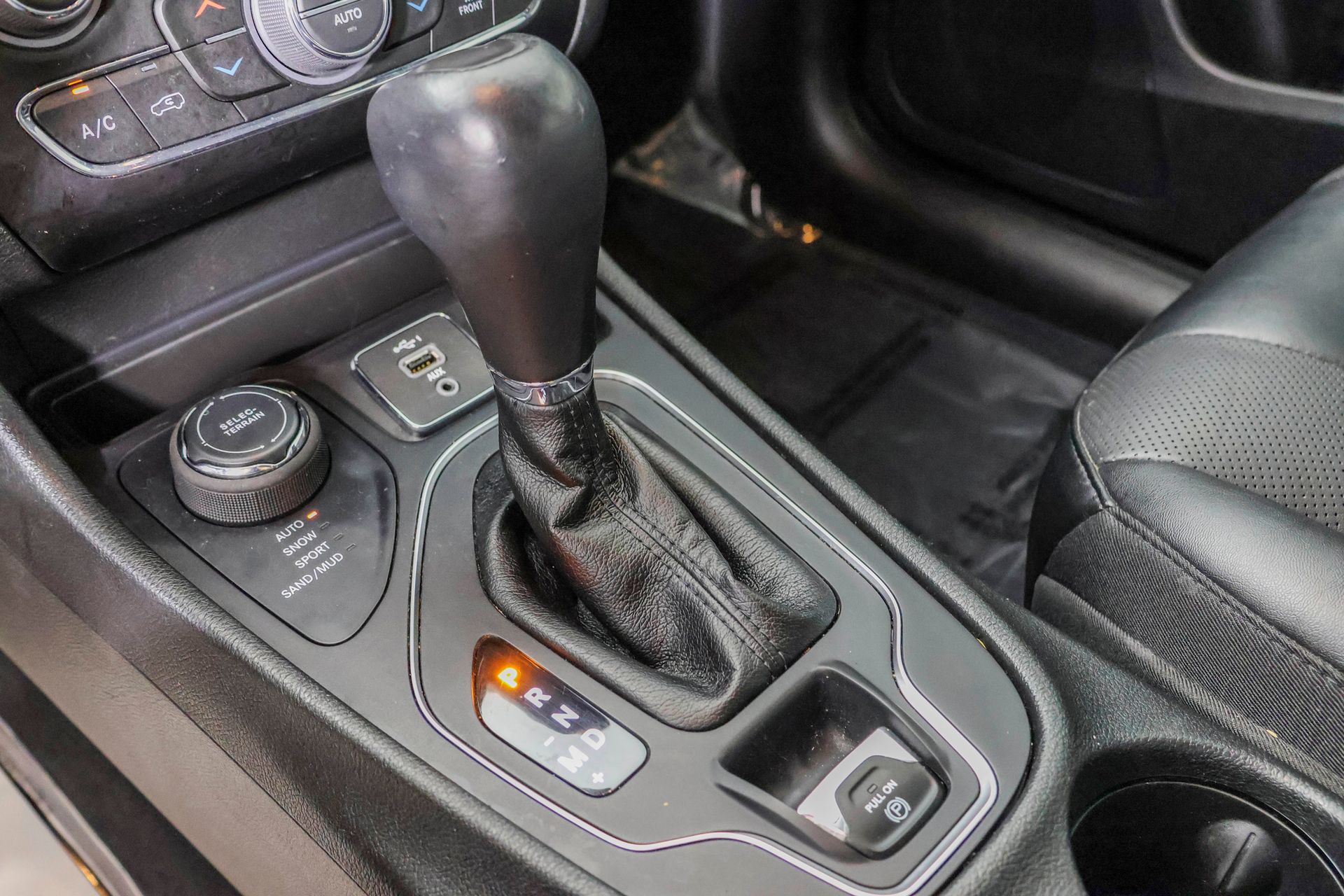 2022 JEEP CHEROKEE - Image 30