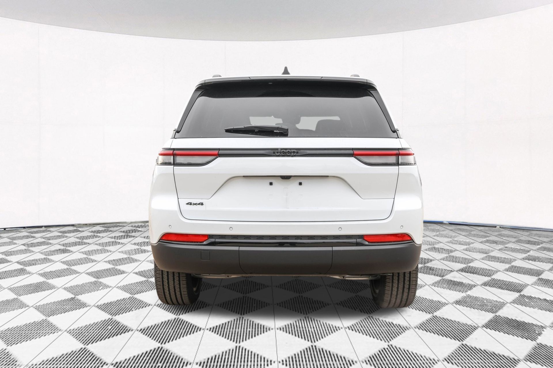 2025 JEEP GRAND CHEROKEE - Image 18