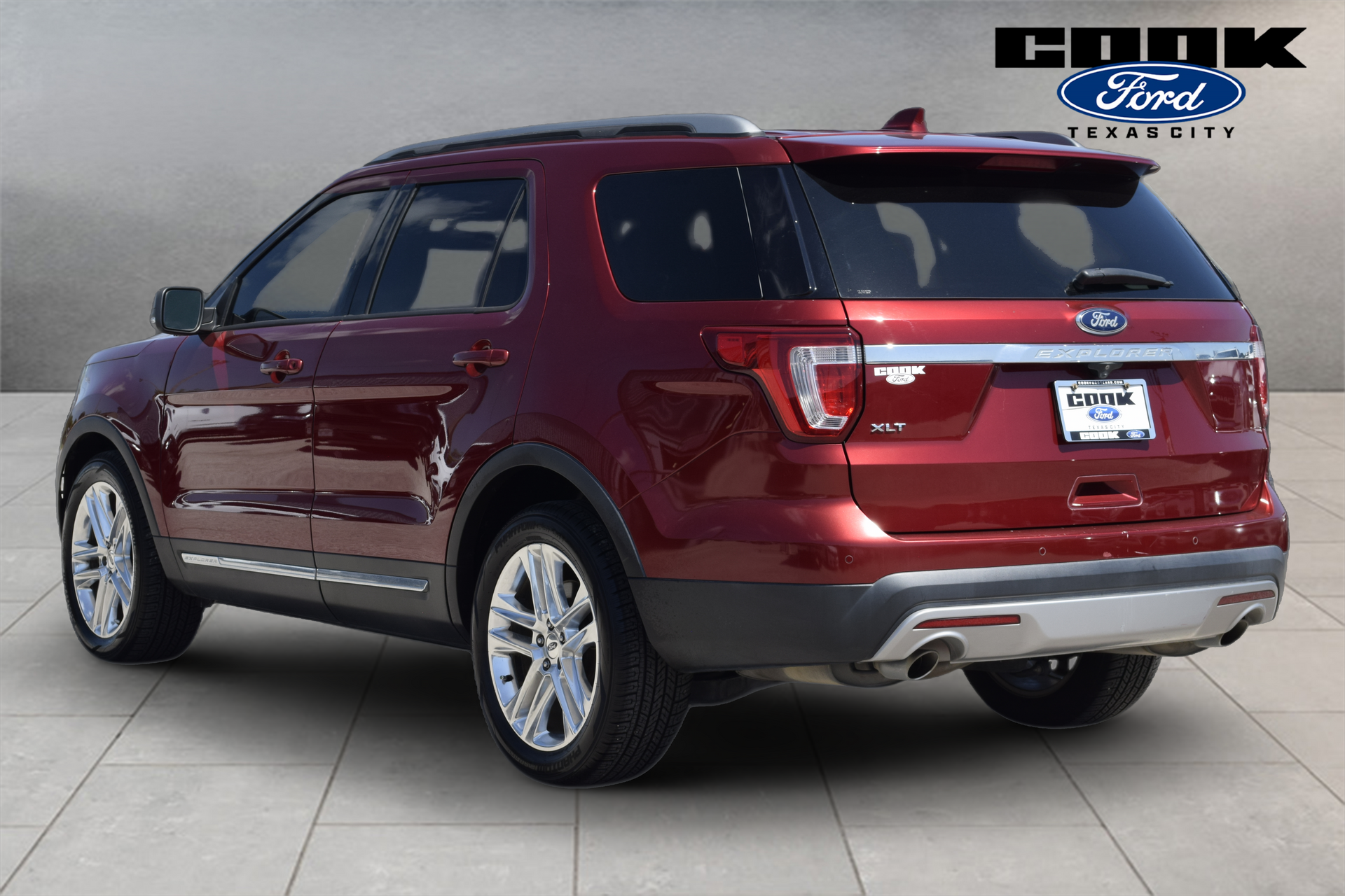 2017 Ford Explorer XLT Red at Autostrade