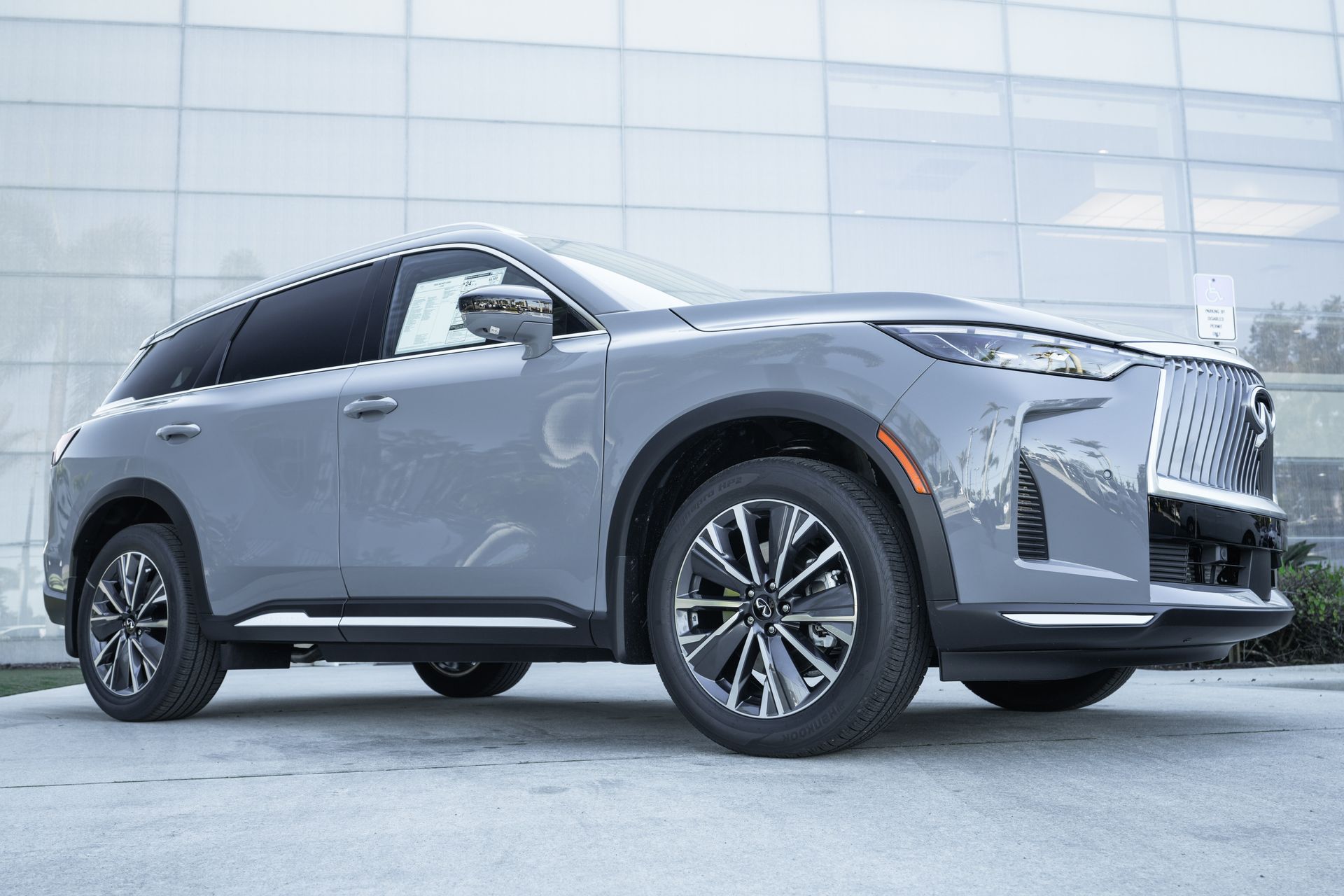 2026 INFINITI QX60 LUXE