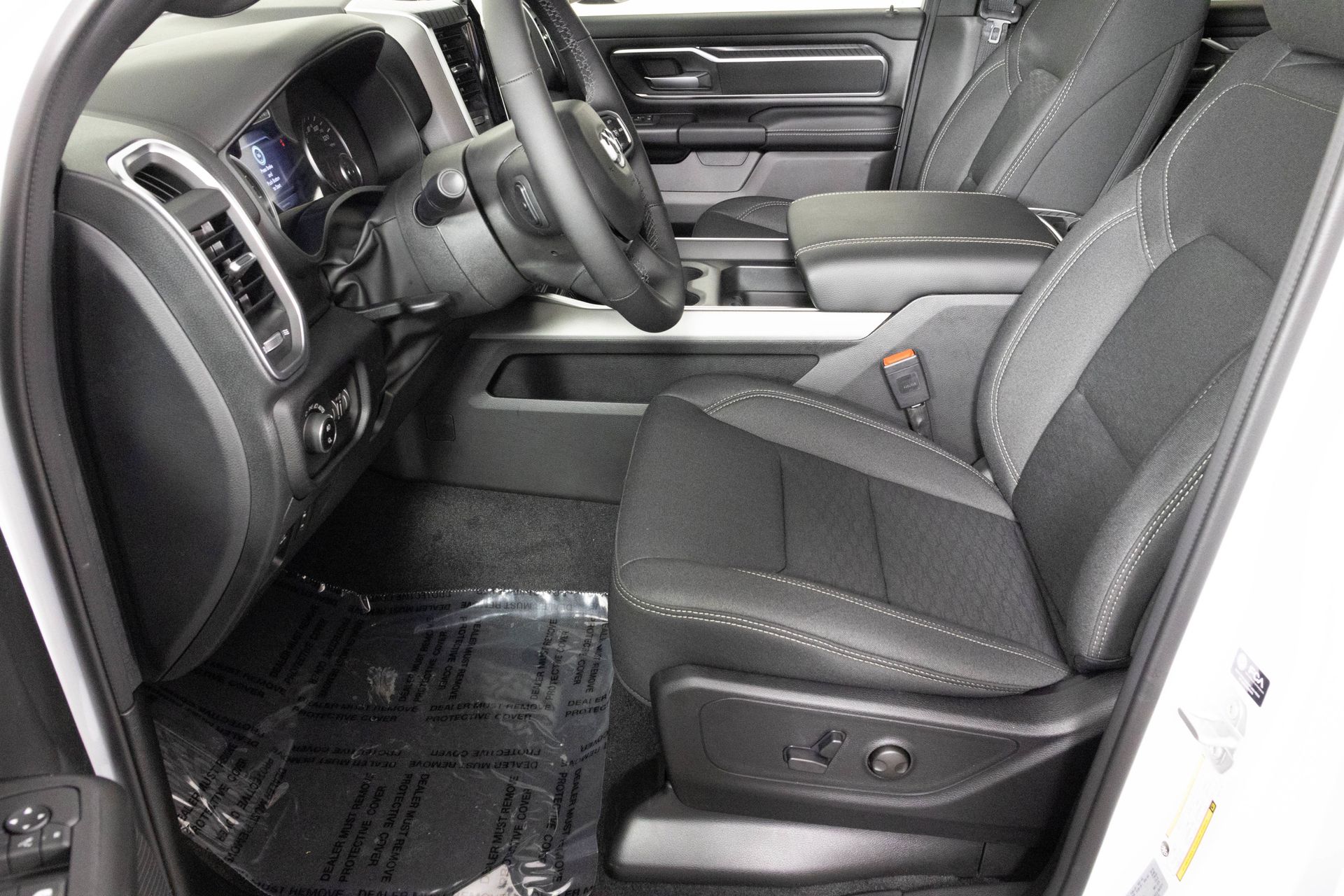 2026 RAM 1500 - Image 15