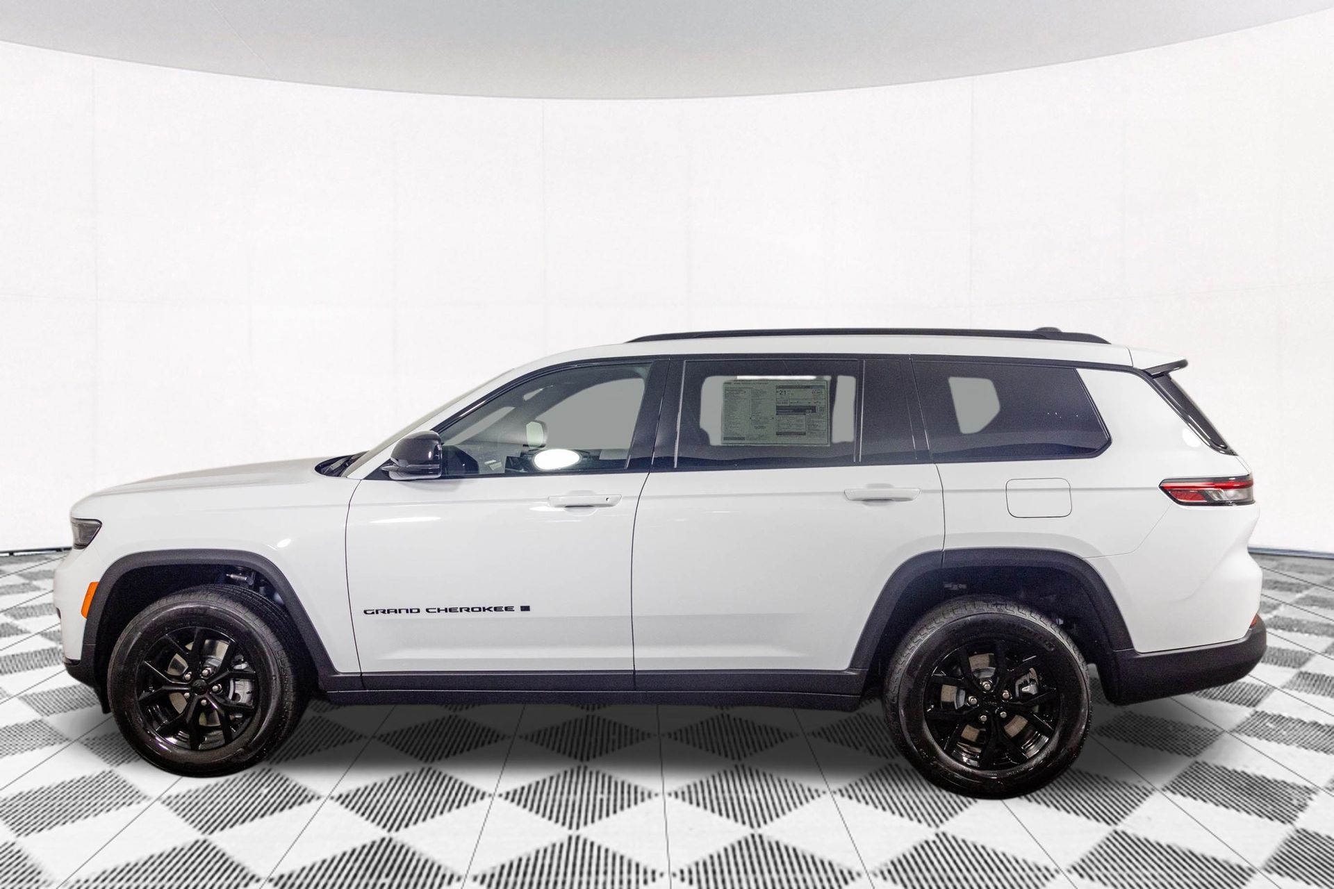 2025 JEEP GRAND CHEROKEE L - Image 11
