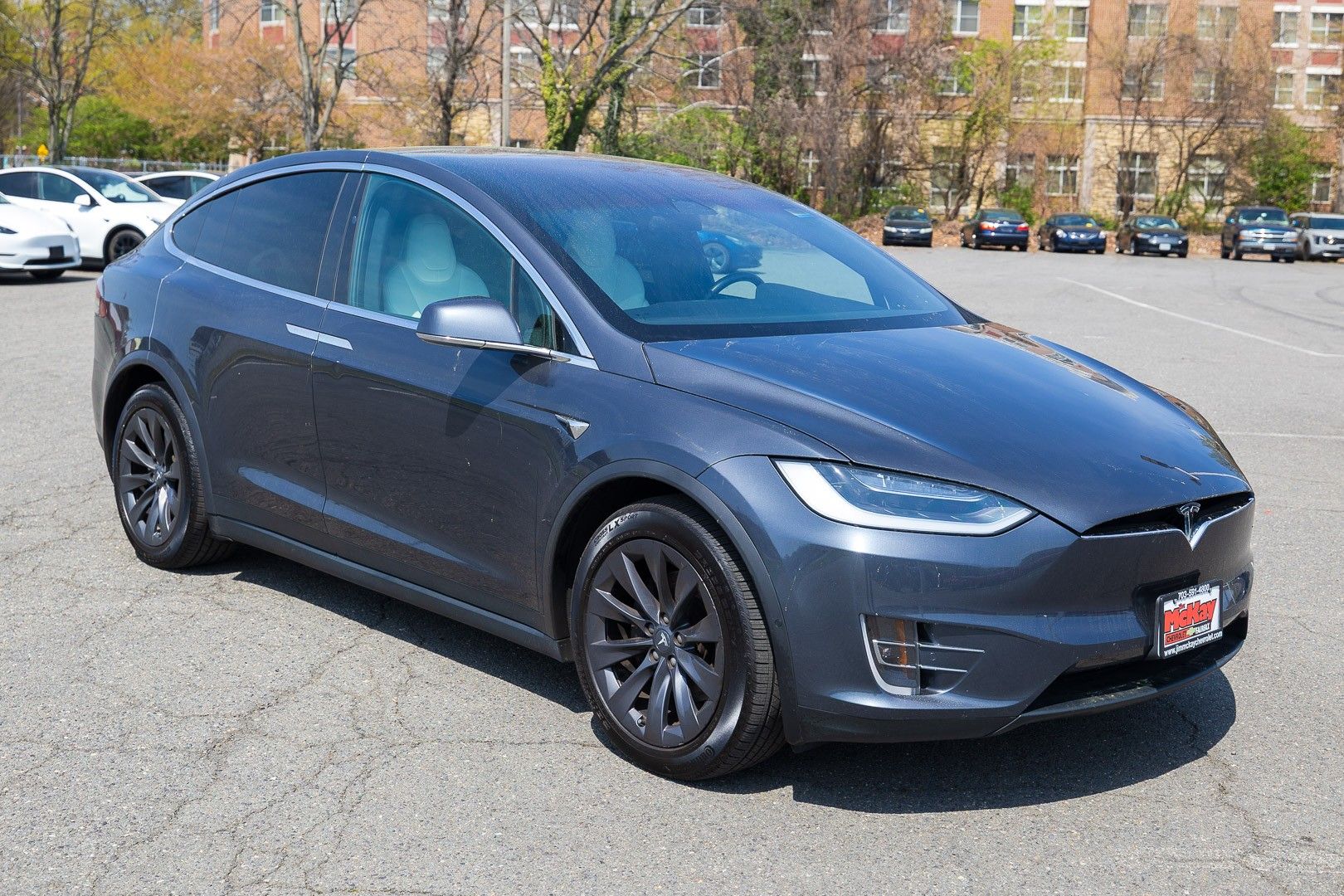 View vehicle photo 4