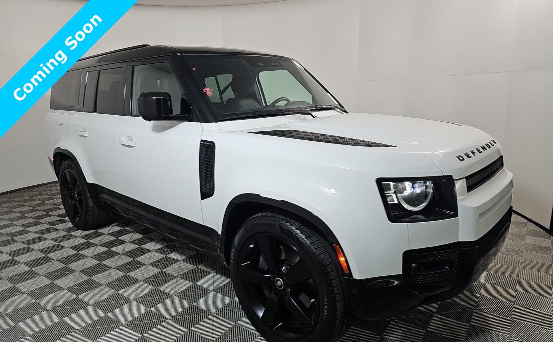 2025 Land Rover Defender 130 P400 X-Dynamic SE AWD