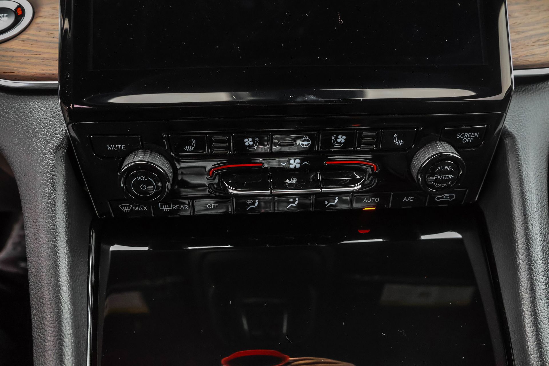 2025 JEEP GRAND CHEROKEE - Image 18