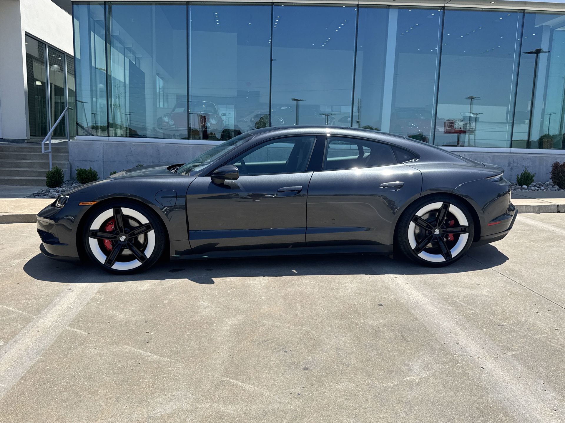 View vehicle photo 2