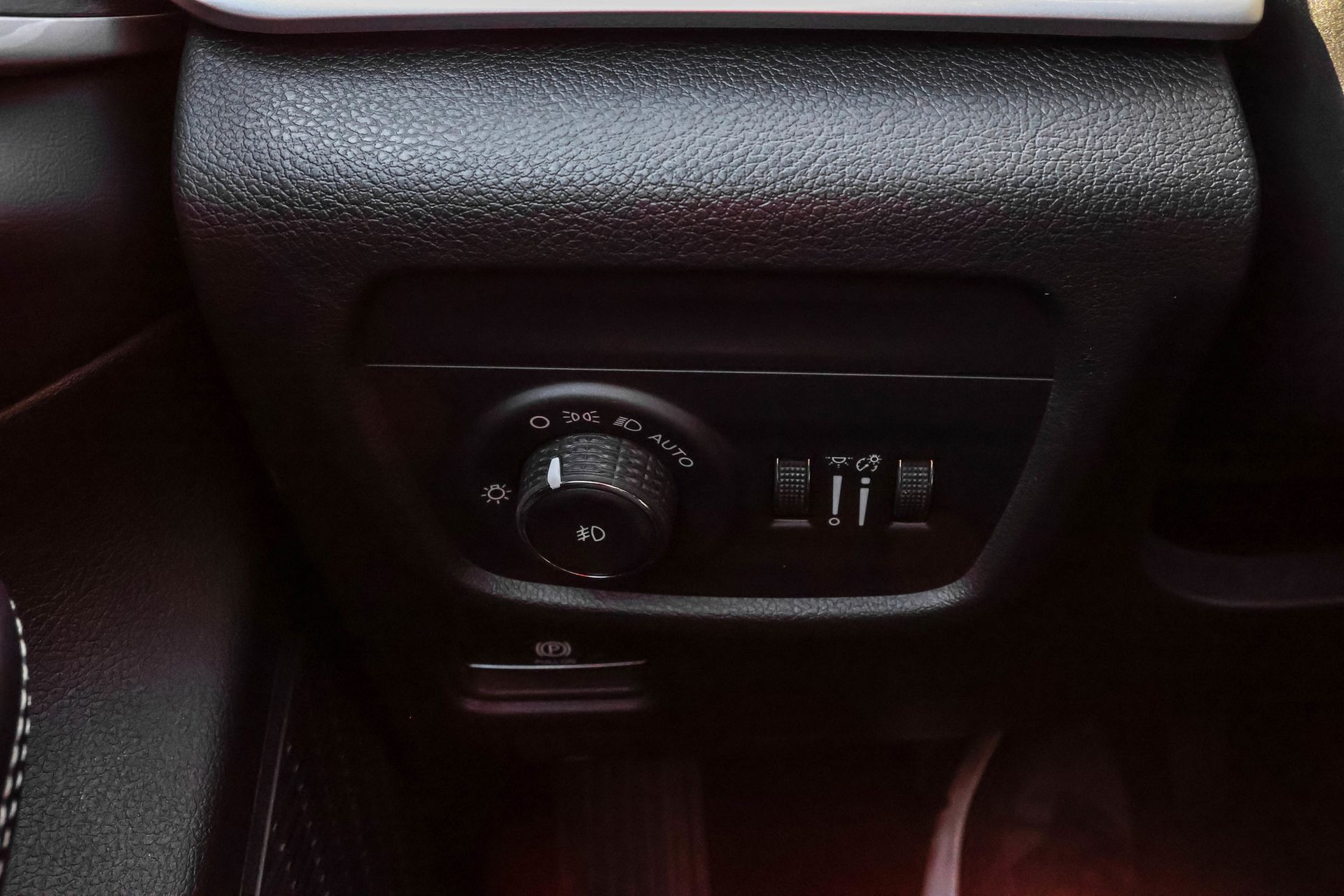 2025 JEEP GRAND CHEROKEE - Image 29