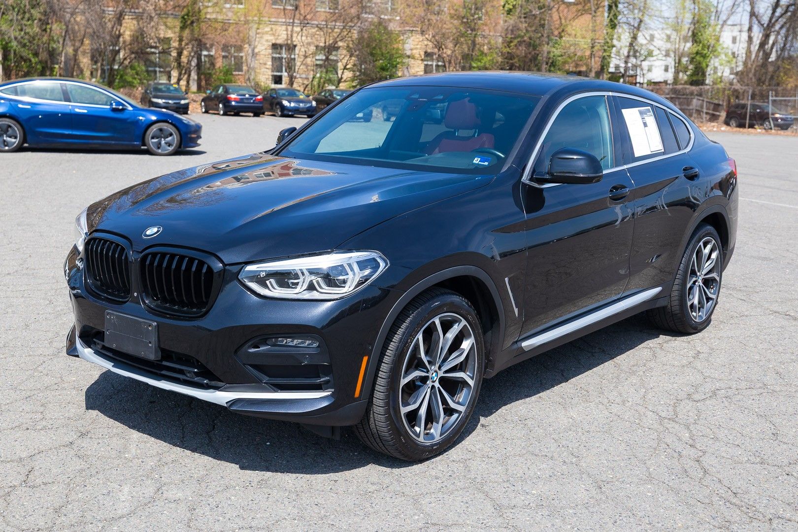 View vehicle photo 2