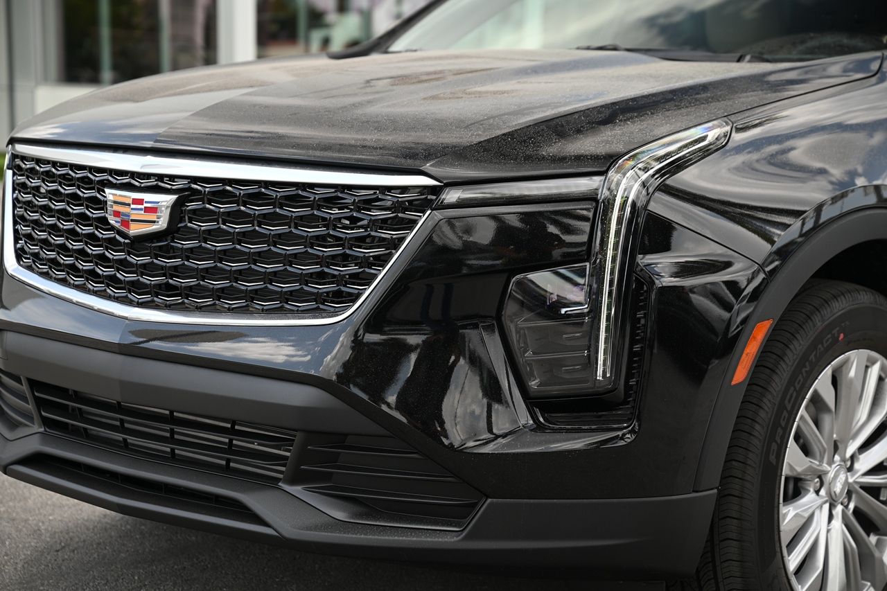 2024 Cadillac XT4 Luxury 10