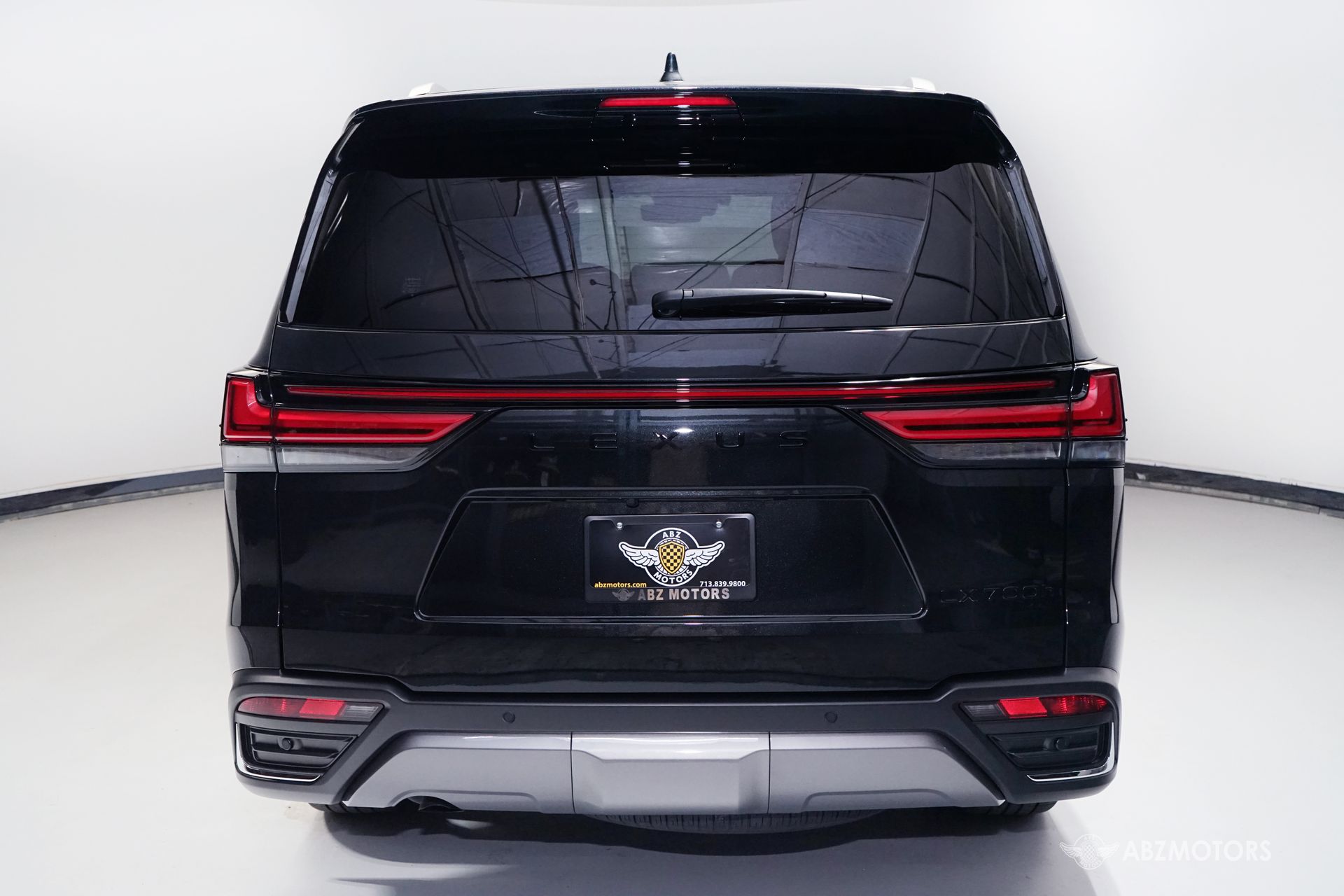 View vehicle photo 7