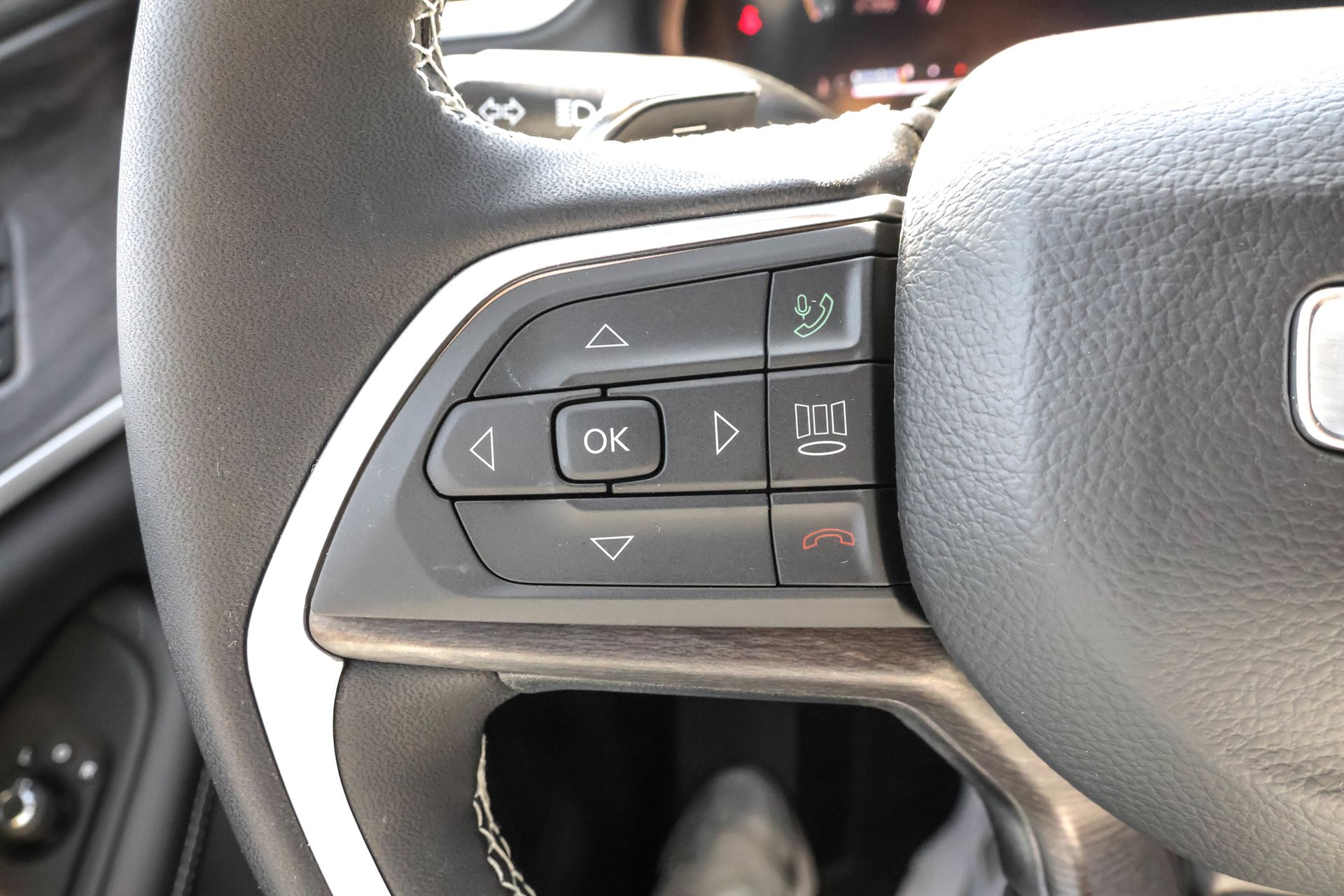 2025 JEEP GRAND CHEROKEE - Image 27