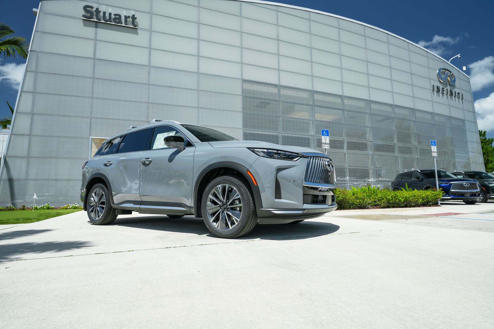 2026 INFINITI QX60 LUXE