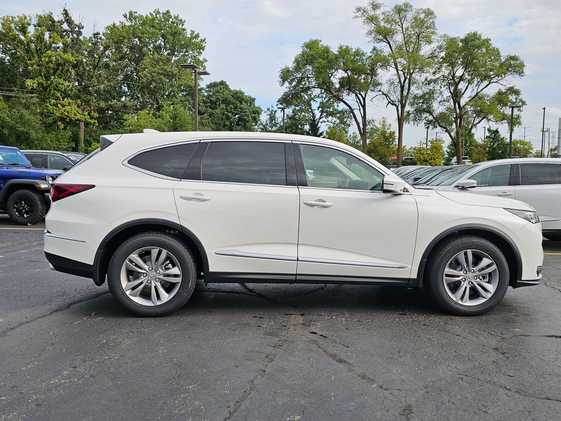 2025 Acura MDX Base 28