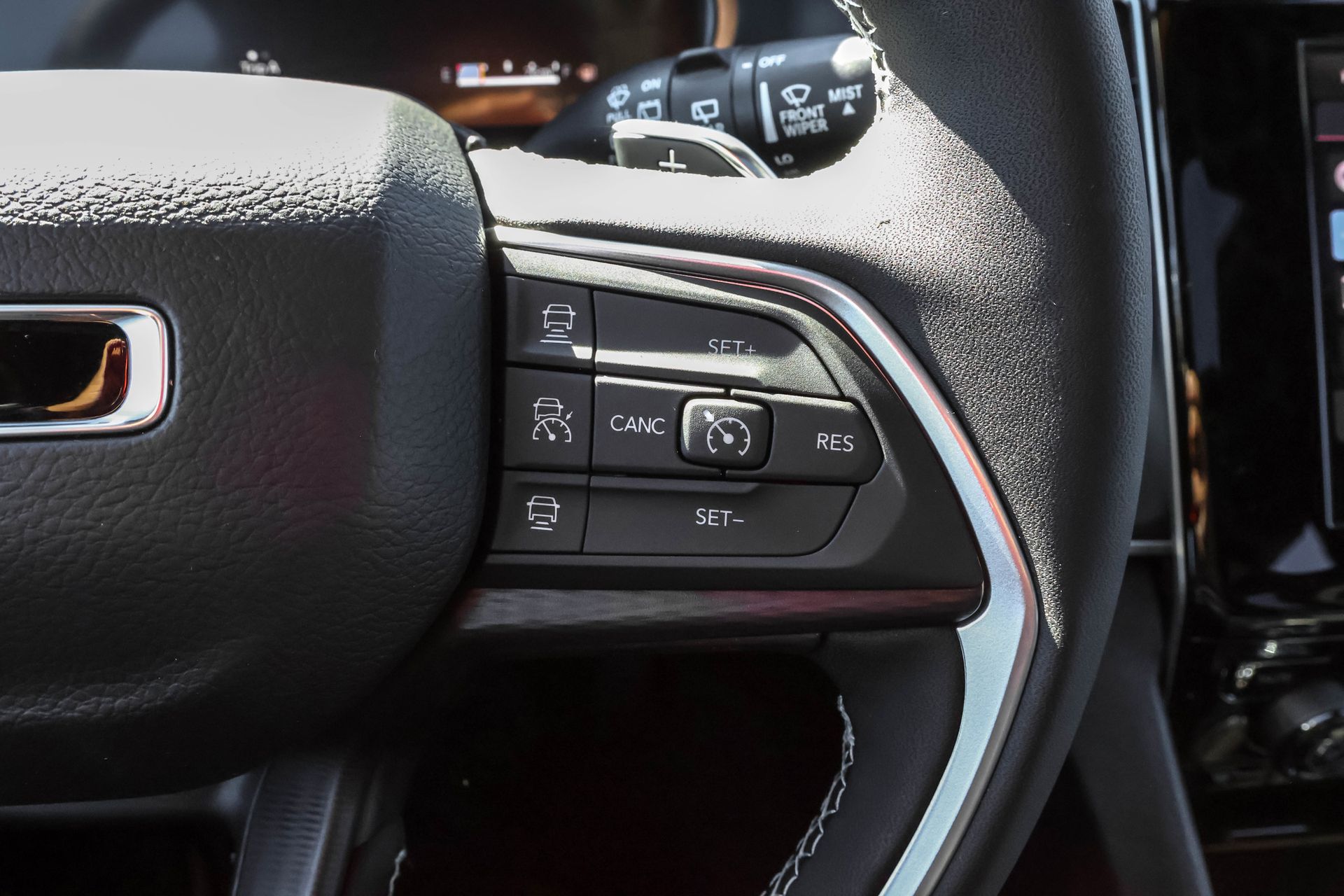 2025 JEEP GRAND CHEROKEE L - Image 28