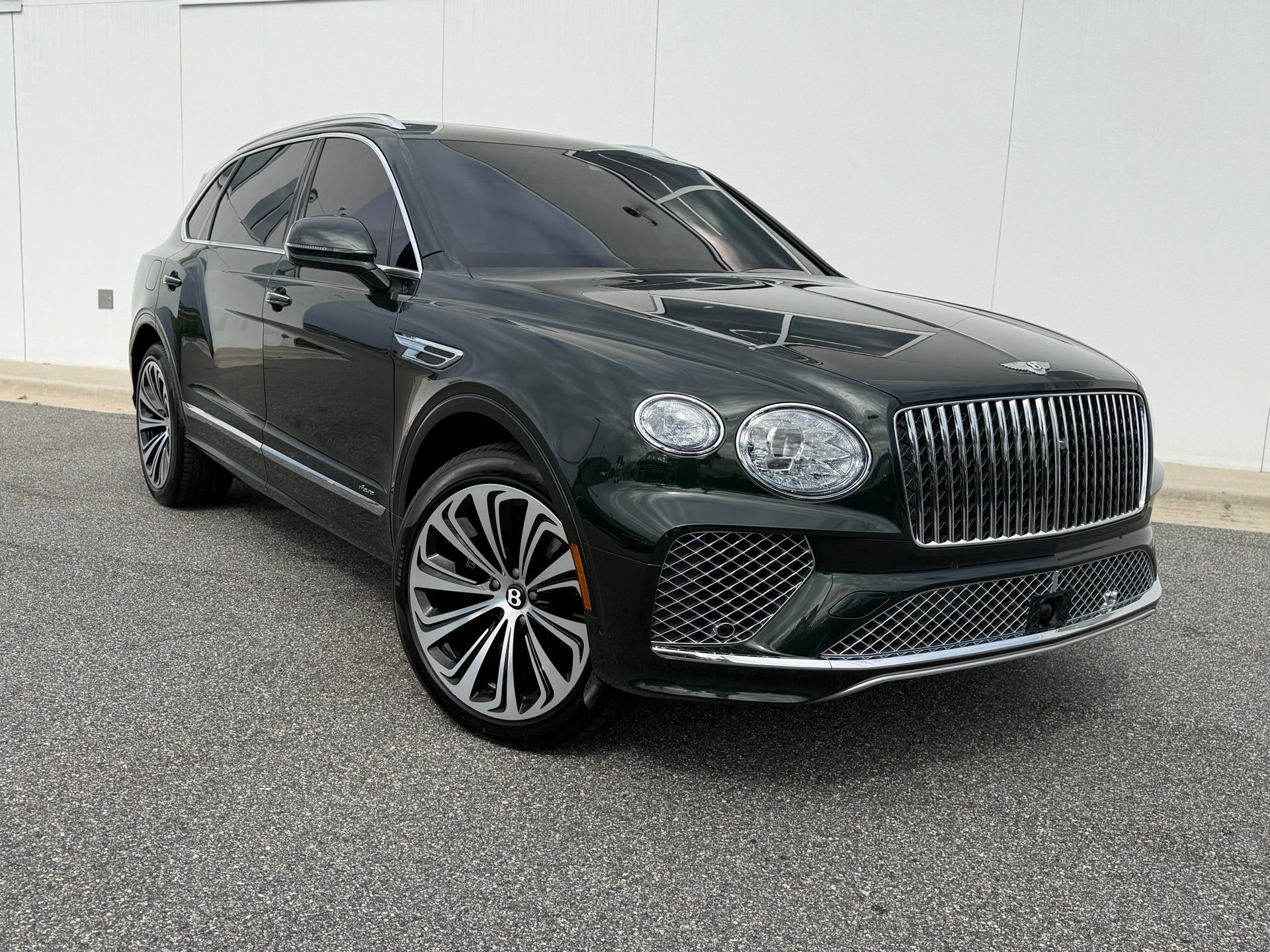 Cumbrian Green Metallic 2024 Bentley Bentayga SUV / Crossover All-Wheel Drive 8-Speed Automatic