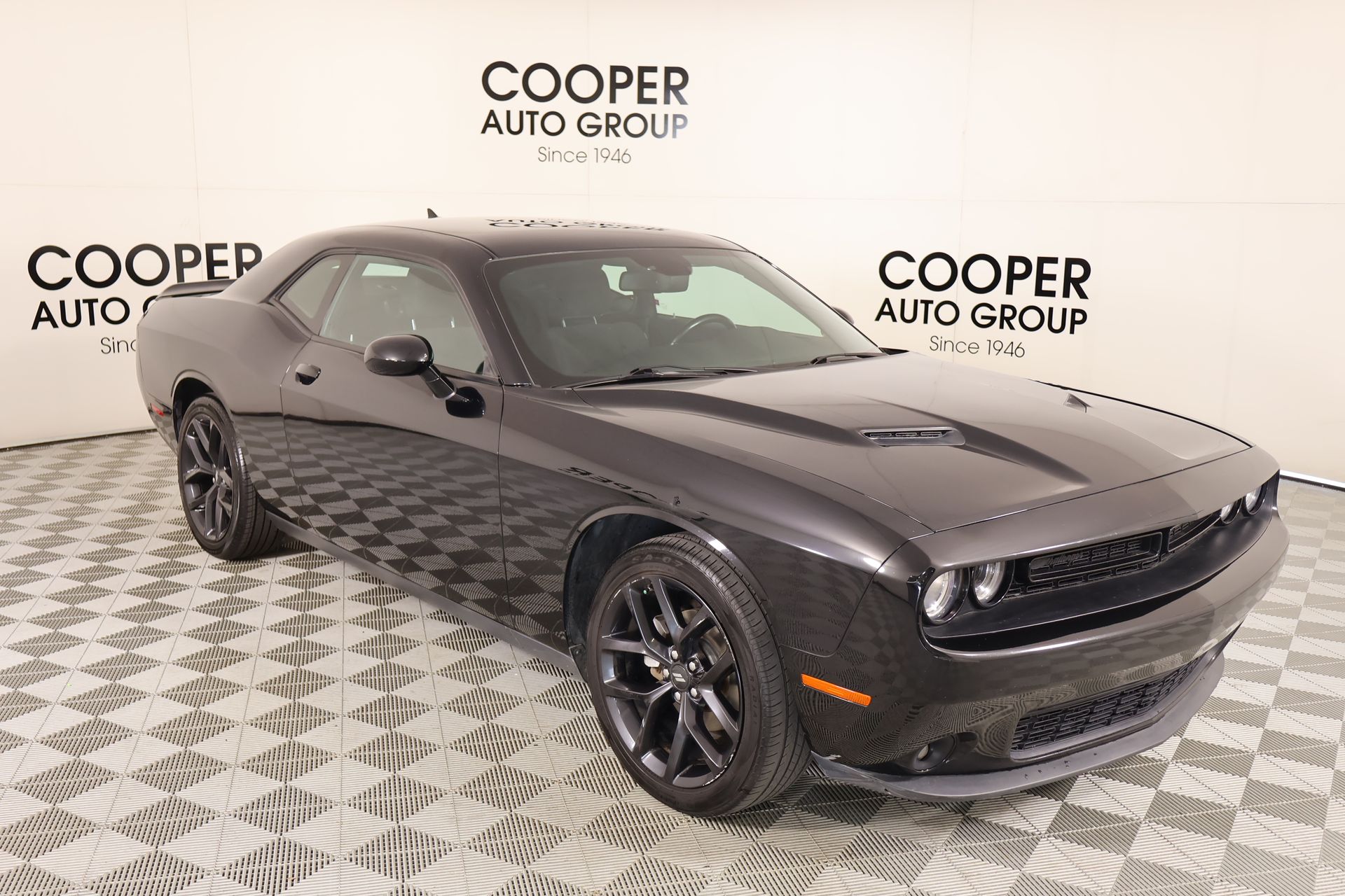 2022 Dodge Challenger SXT RWD
