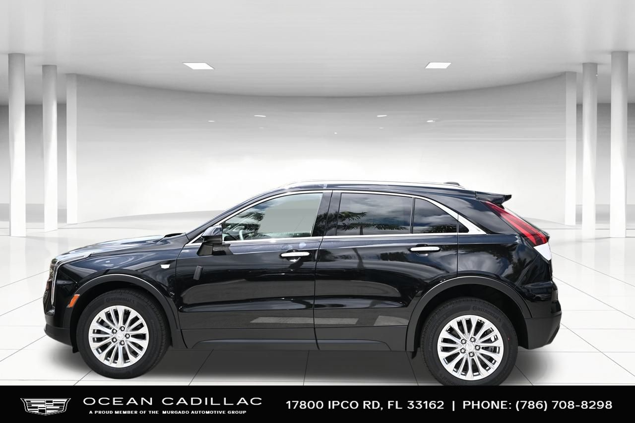 2024 Cadillac XT4 Luxury 2