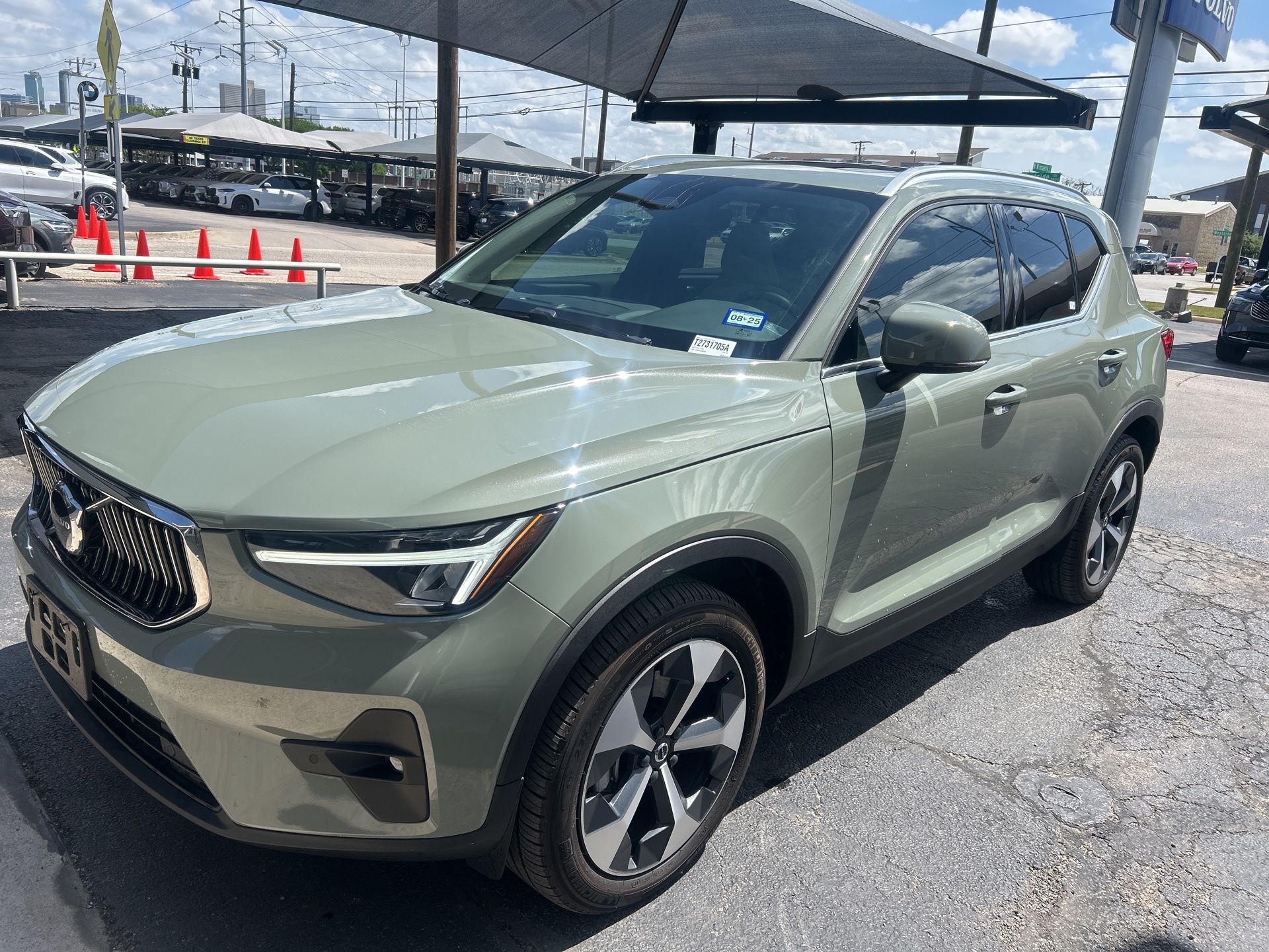Sage Green Metallic 2023 Volvo XC40 B5 Plus Bright Theme AWD SUV / Crossover All-Wheel Drive Automatic