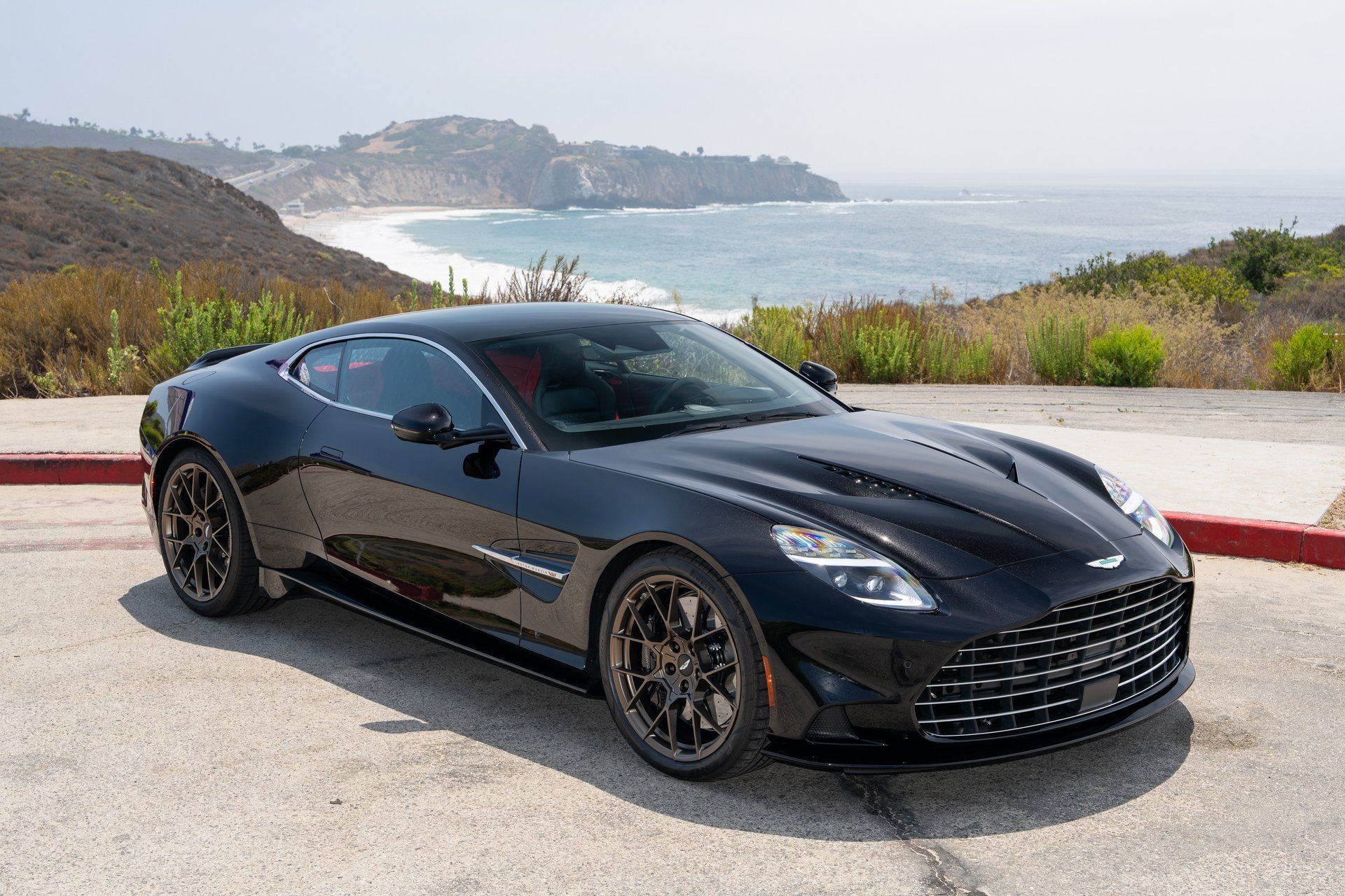 2025 Aston Martin Vanquish Coupe's photo