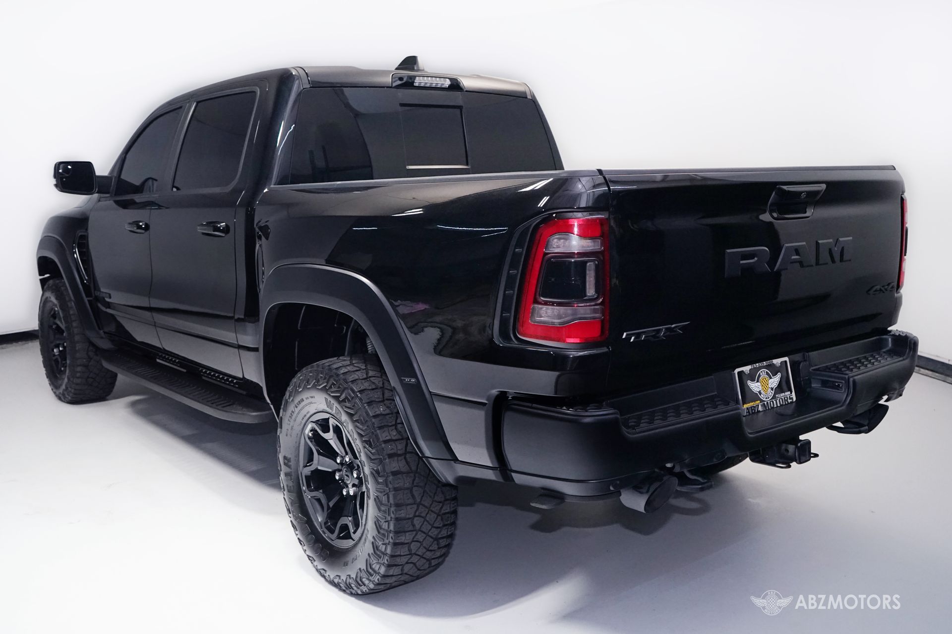 View vehicle photo 7
