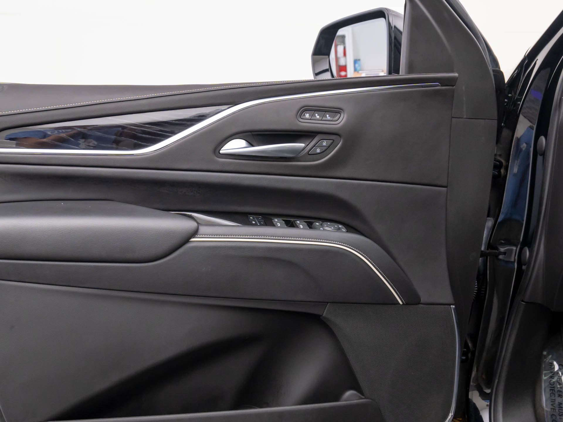 2023 Cadillac Escalade Sport photo