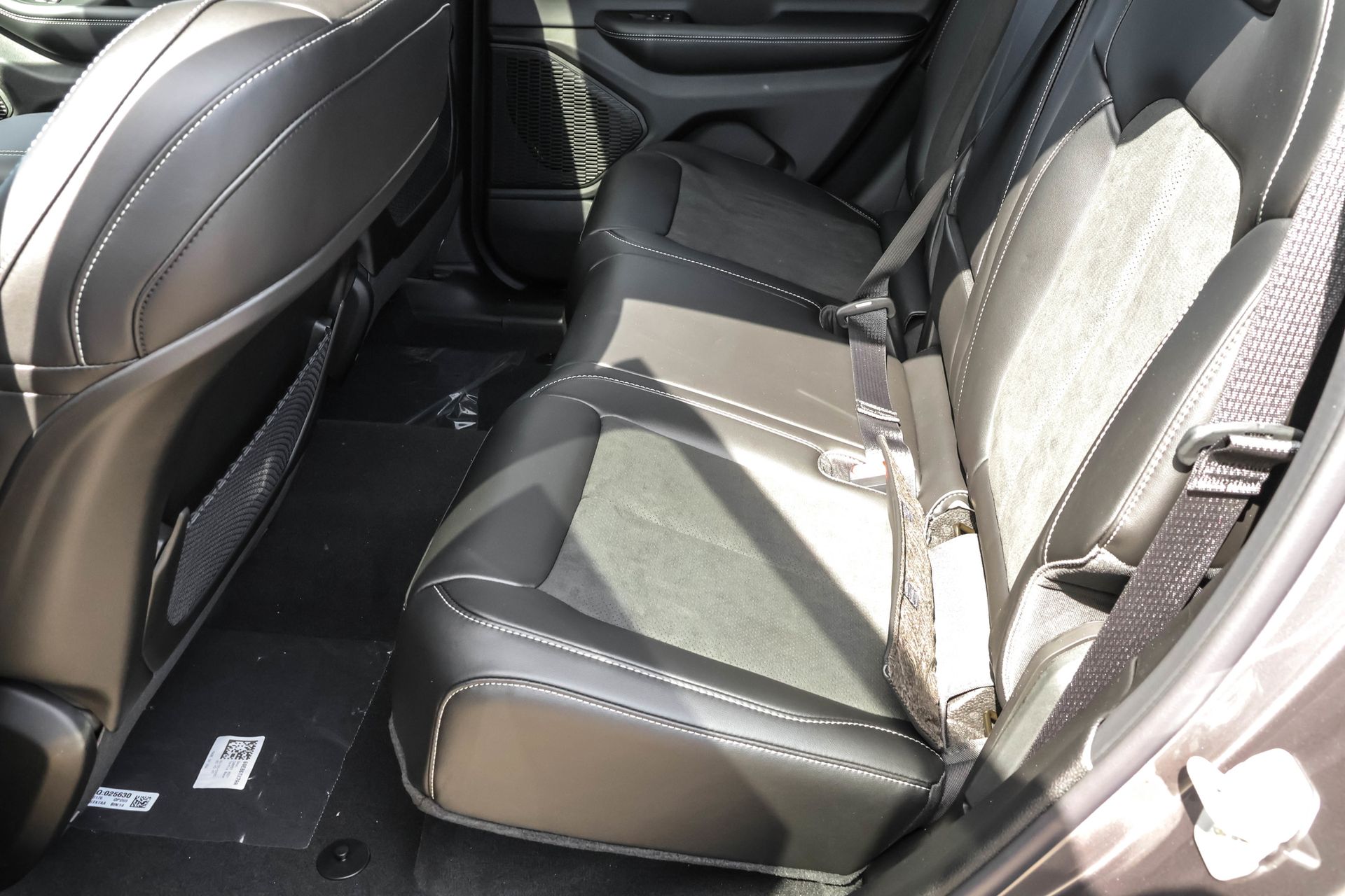 2025 JEEP GRAND CHEROKEE - Image 15