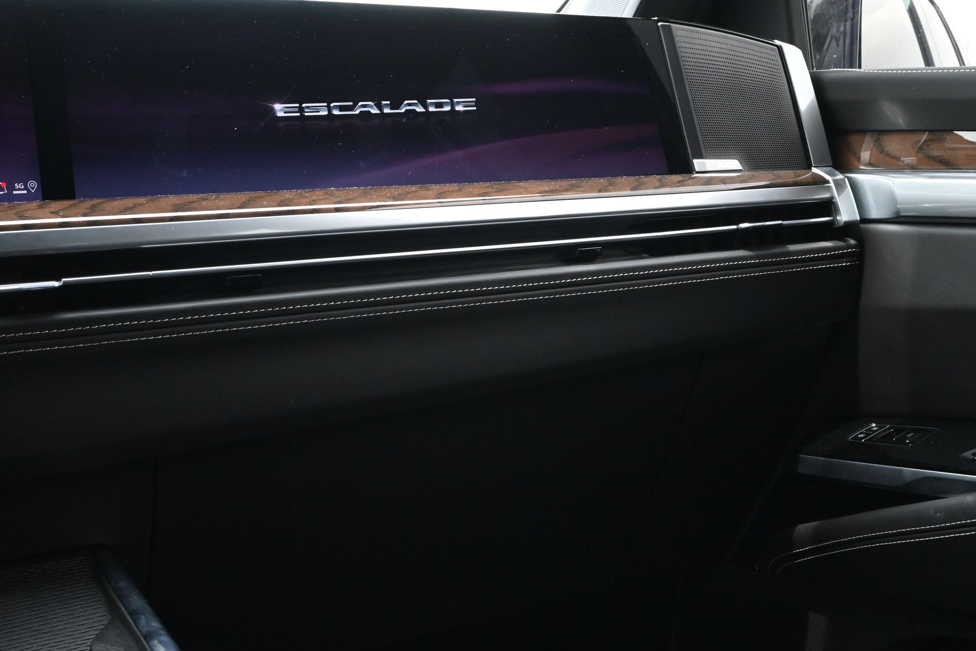 2026 Cadillac Escalade ESV Platinum Edition - 8