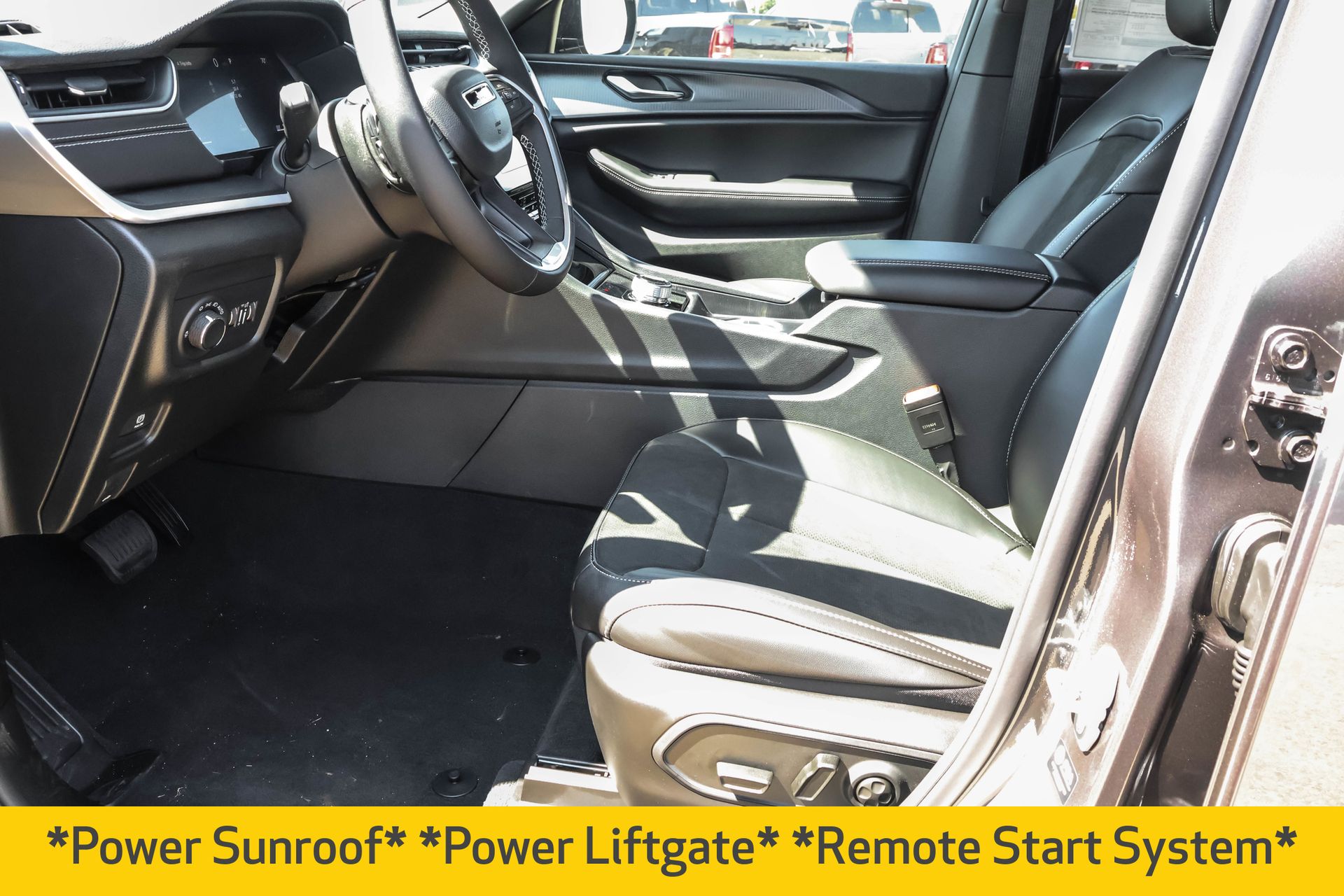 2025 JEEP GRAND CHEROKEE - Image 4