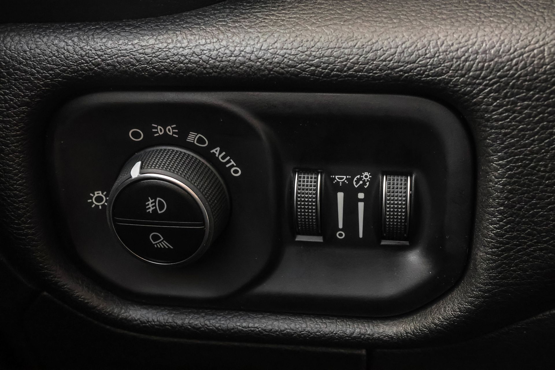 2026 RAM 1500 - Image 26