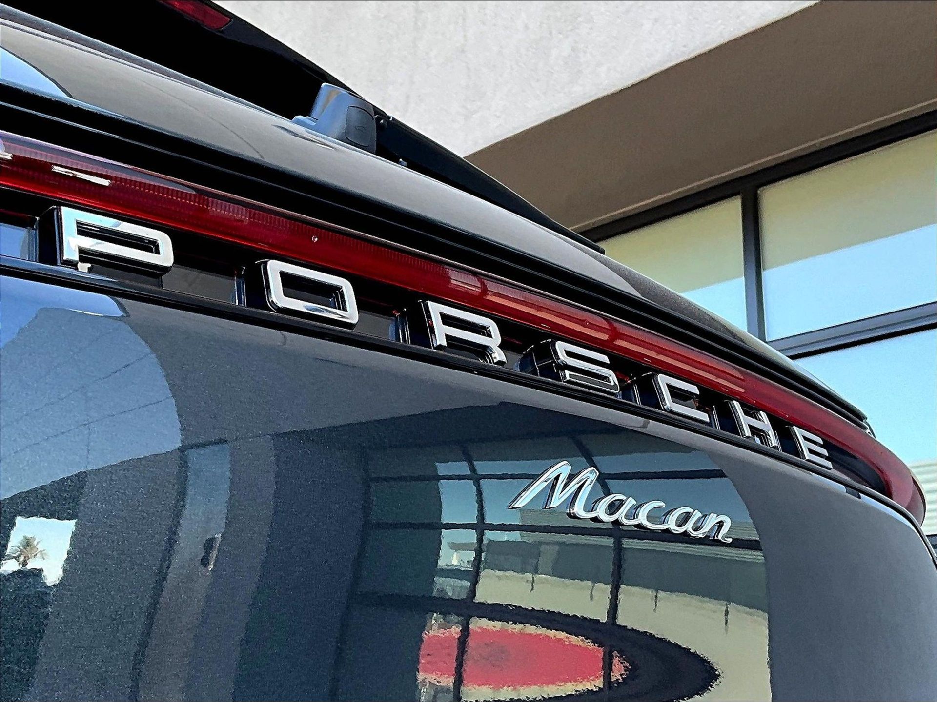 2025 Macan picture #22