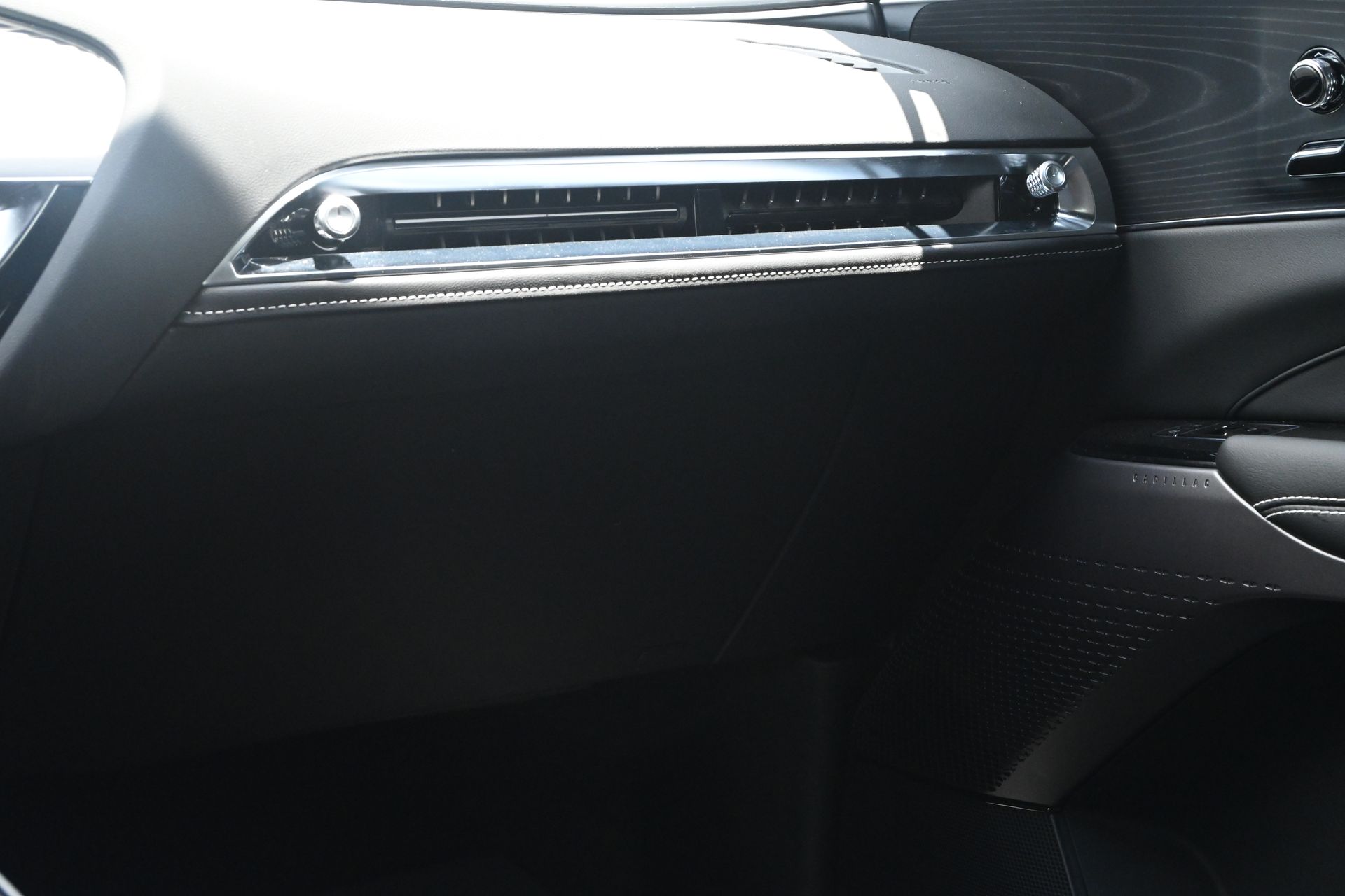 2025 Cadillac LYRIQ Luxury Black at Ultimate Motorsports