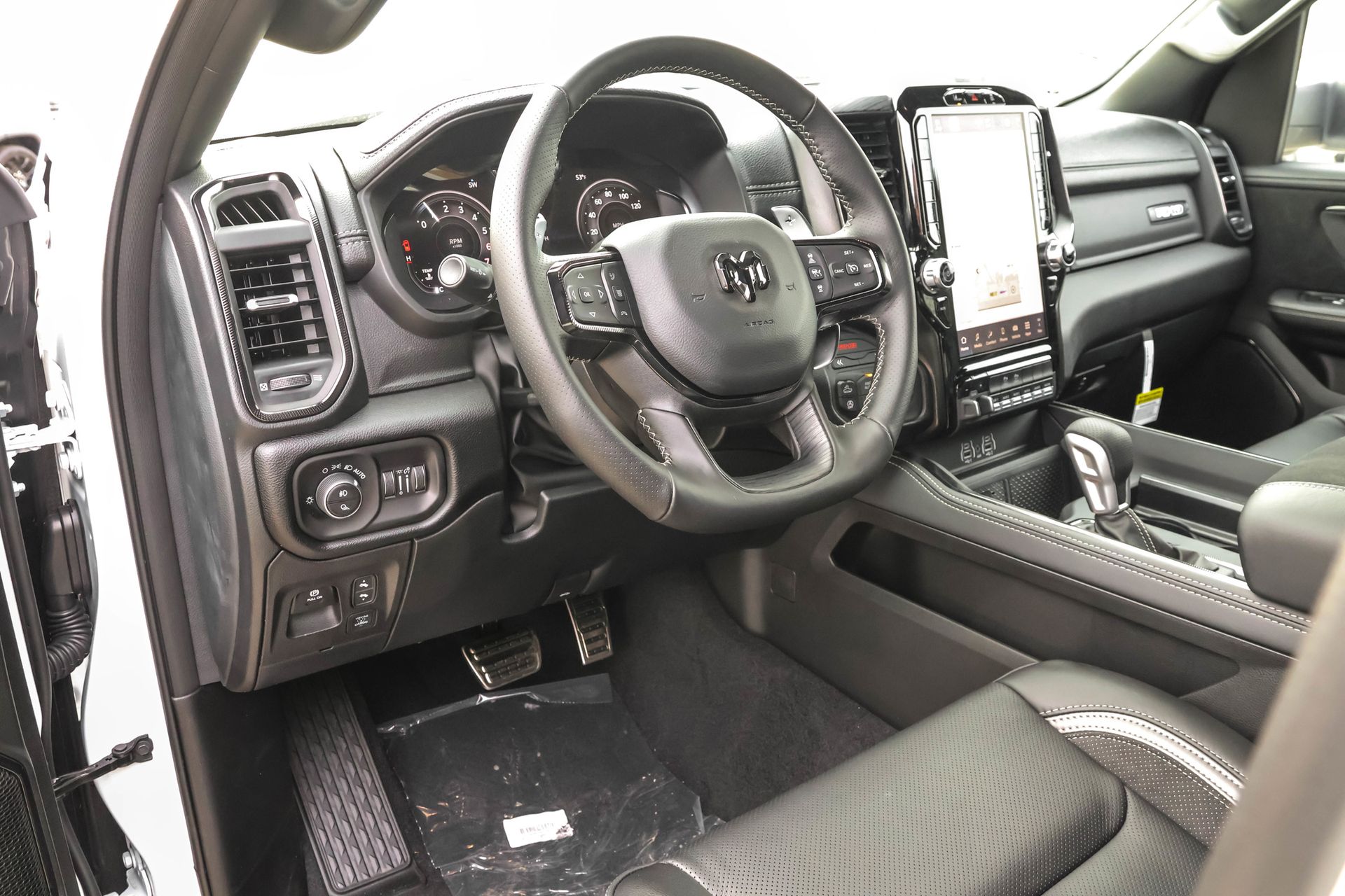 2026 RAM 1500 - Image 4