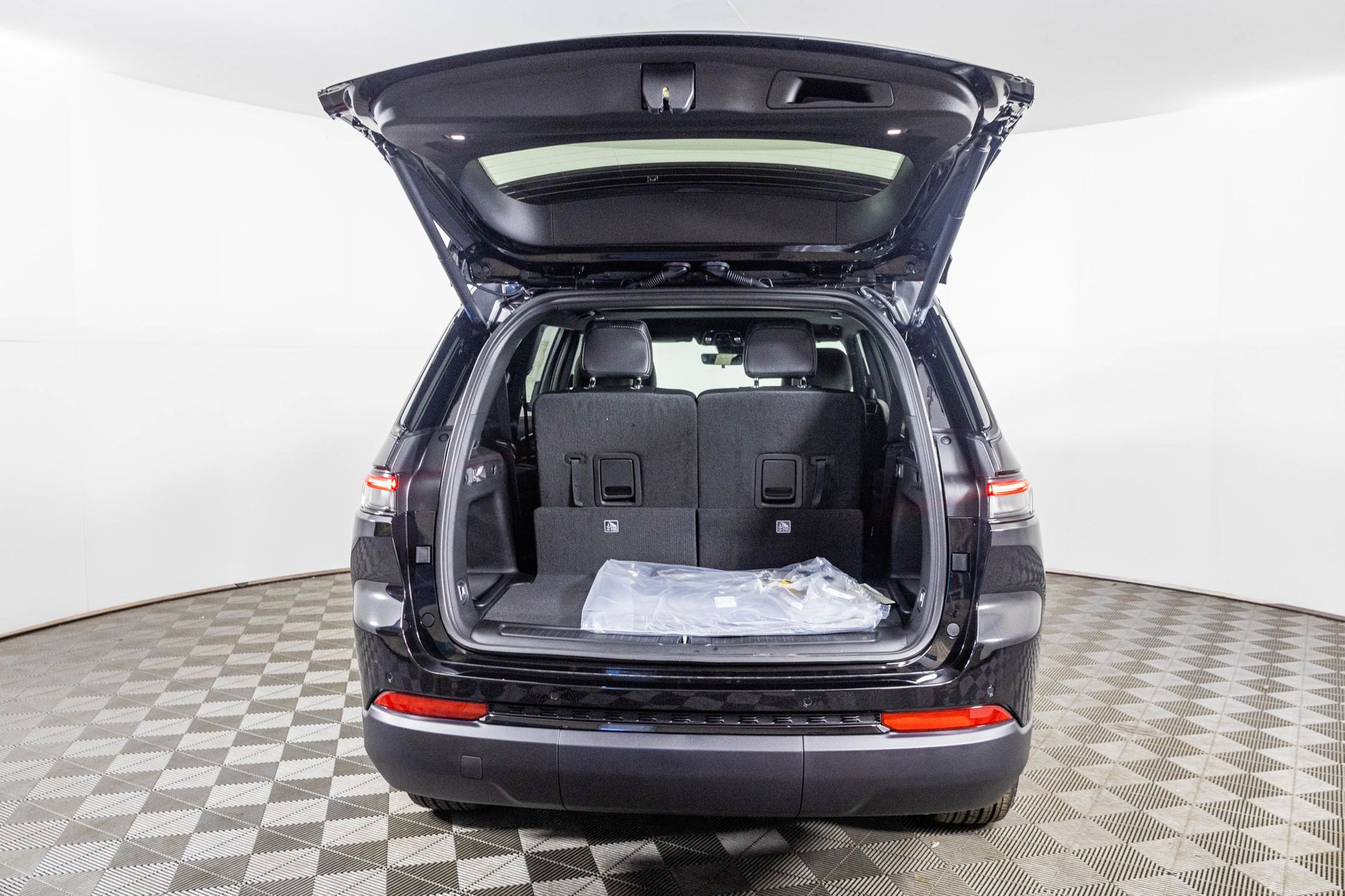 2025 JEEP GRAND CHEROKEE L - Image 34