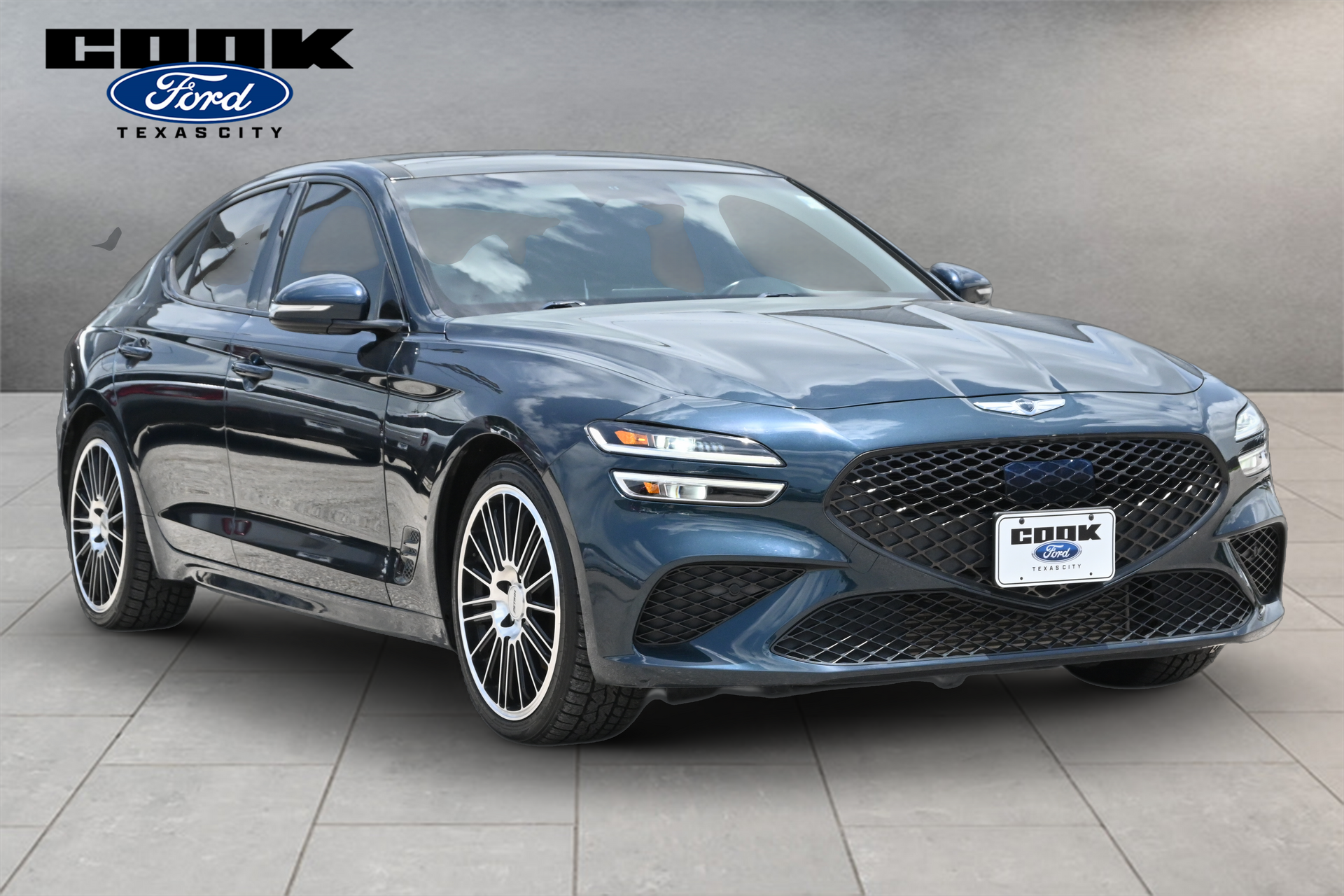 2023 Genesis G70 2.0T - 1