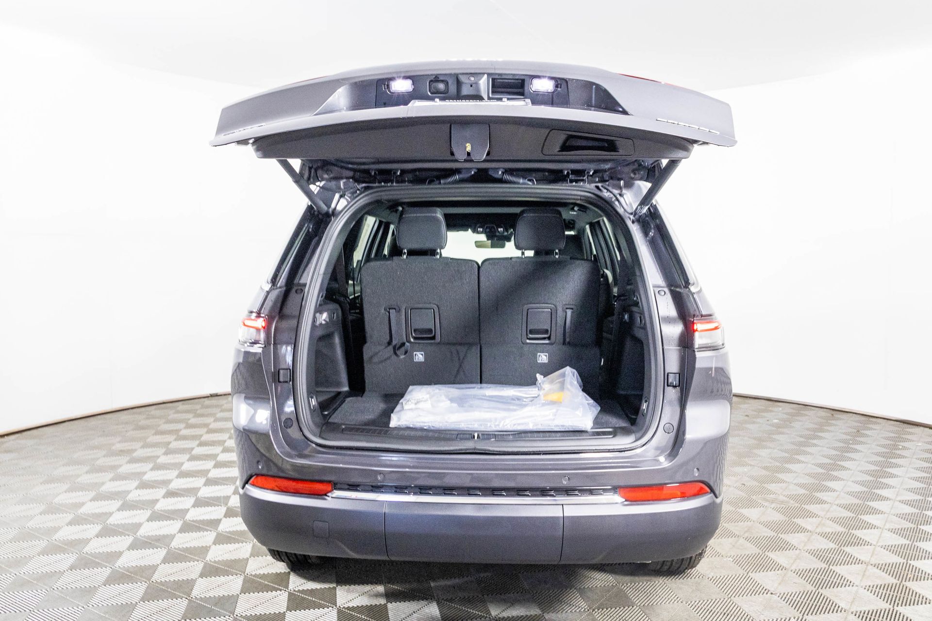 2025 JEEP GRAND CHEROKEE L - Image 35