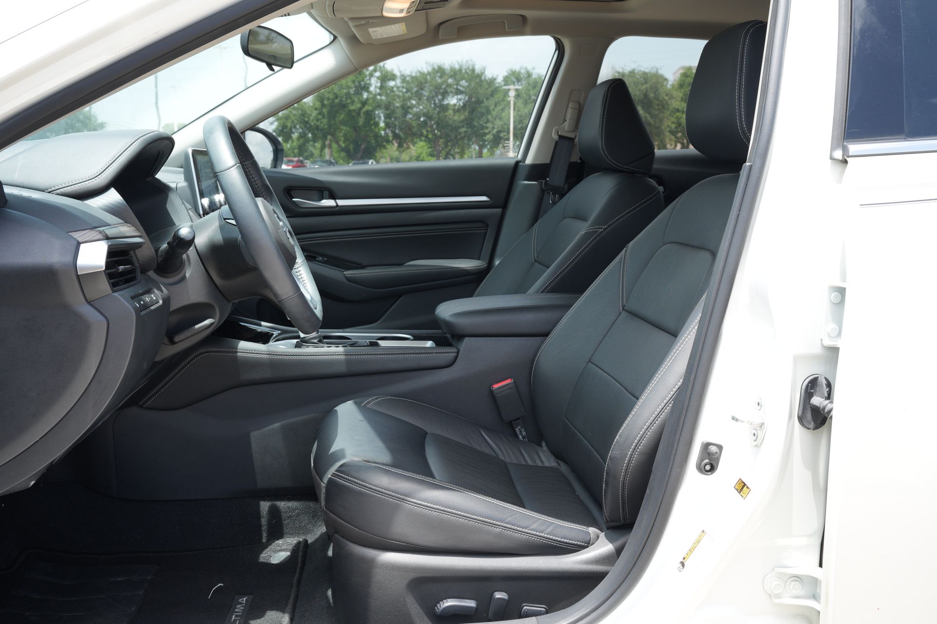 2022 Nissan Altima 2.5 SL White at Bayshore Chrysler Jeep Dodge Ram