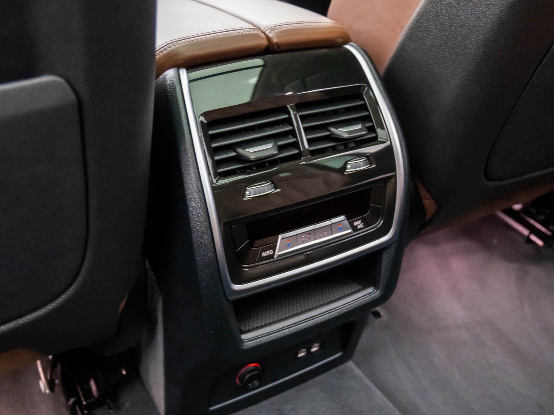 2023 BMW X7 xDrive40i photo