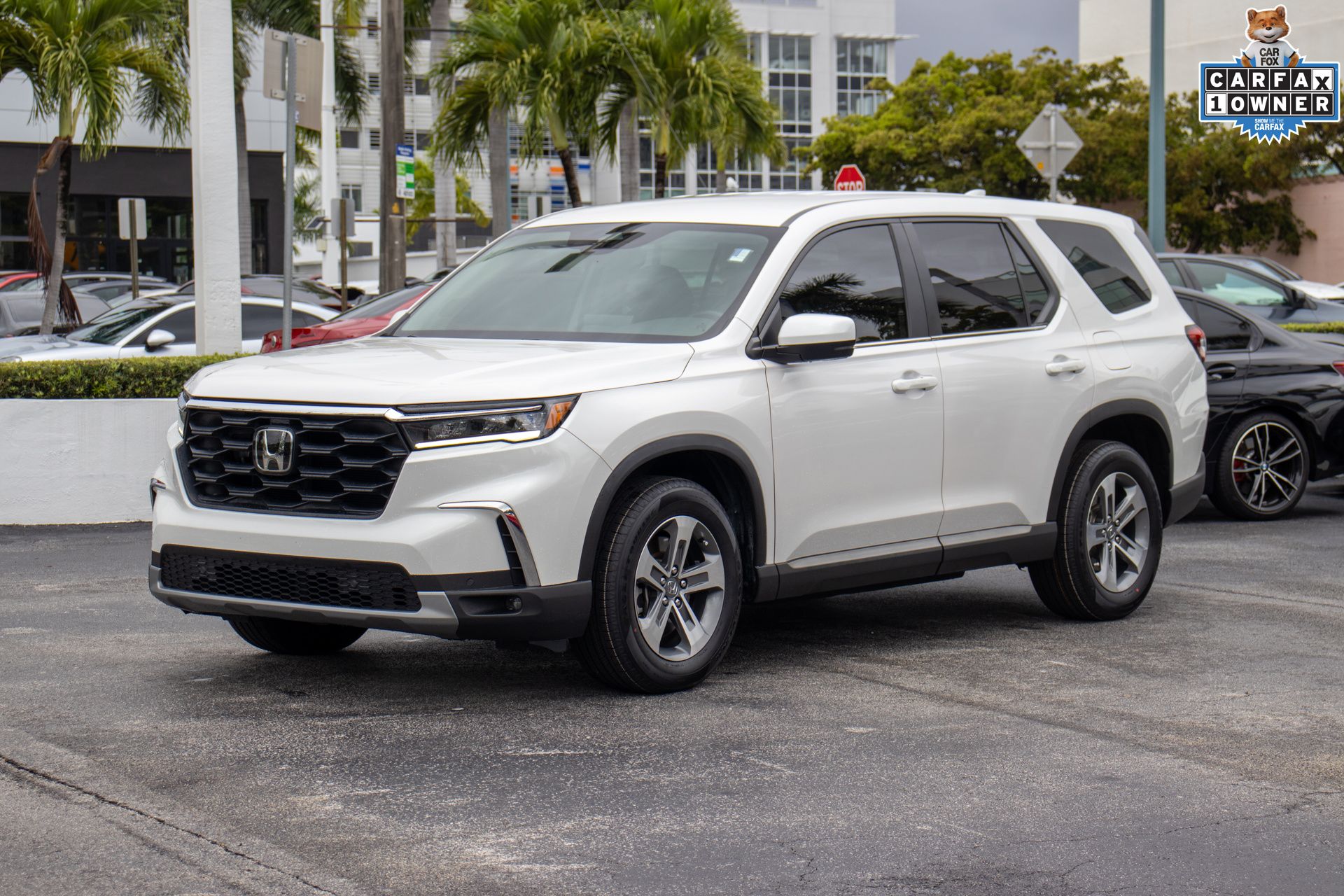 Platinum White Pearl 2023 Honda Pilot EX-L AWD with Captains Chairs SUV / Crossover All-Wheel Drive Automatic