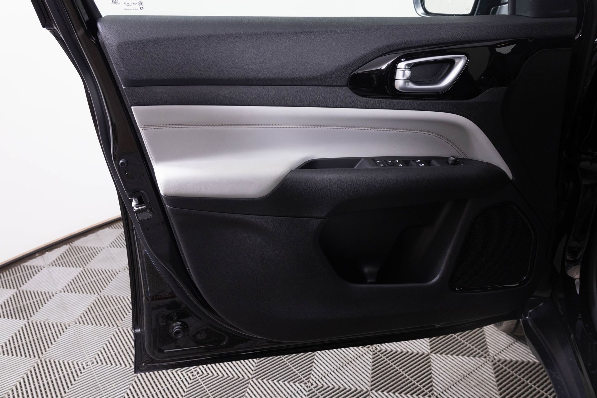 2026 JEEP COMPASS - Image 14