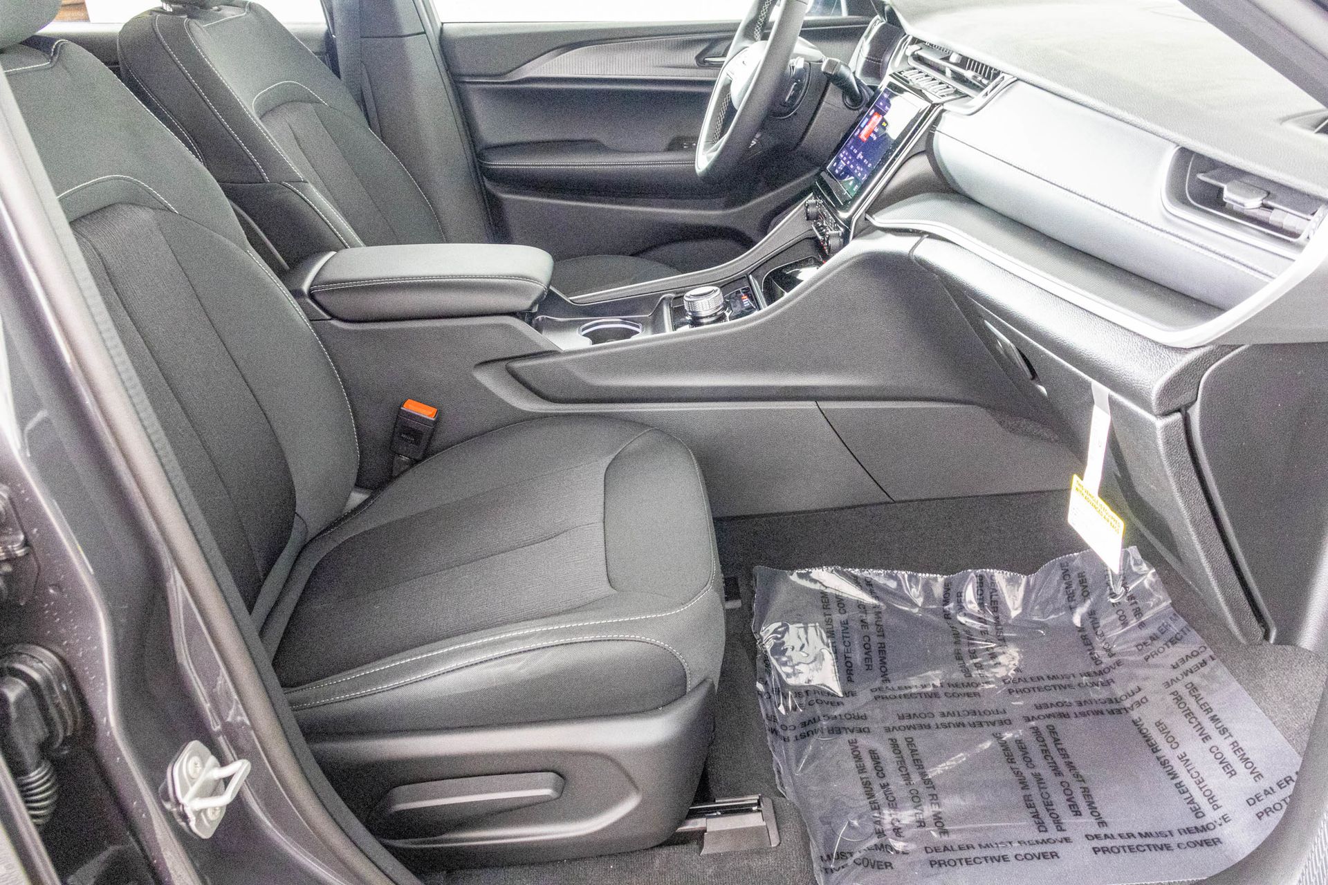 2025 JEEP GRAND CHEROKEE L - Image 38