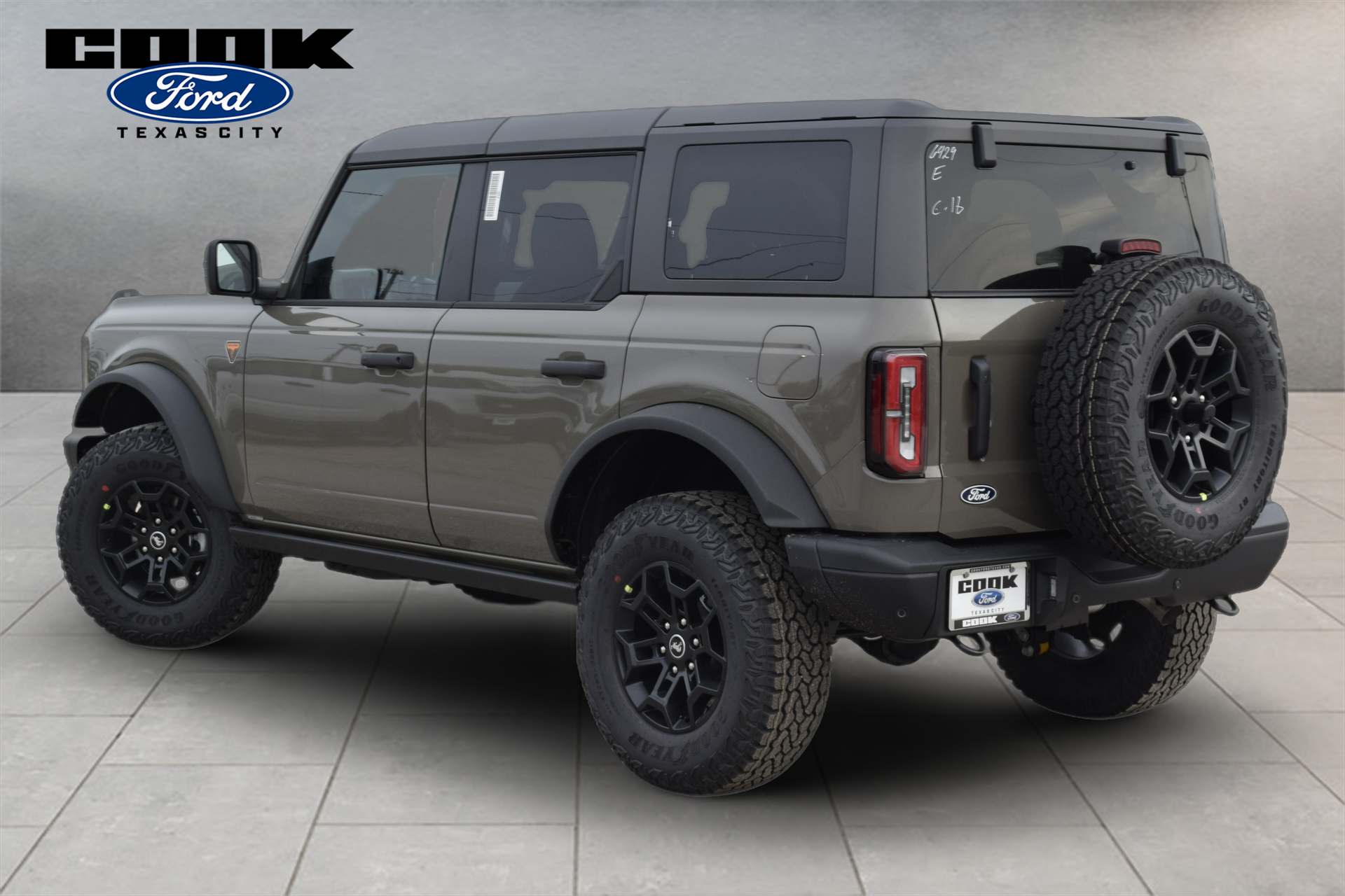 2026 Ford Bronco Badlands Gray at Cook Ford