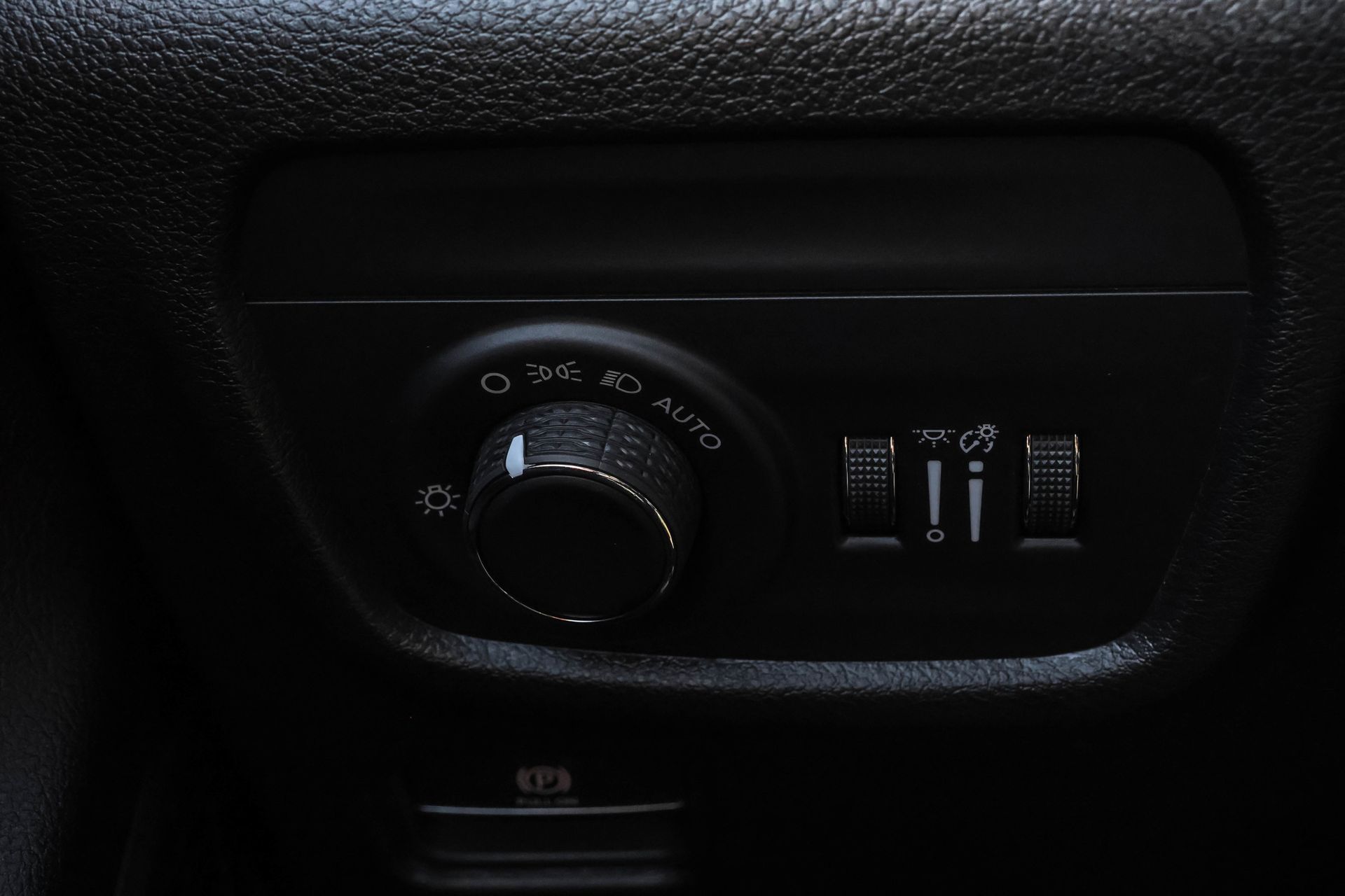 2025 JEEP GRAND CHEROKEE - Image 29