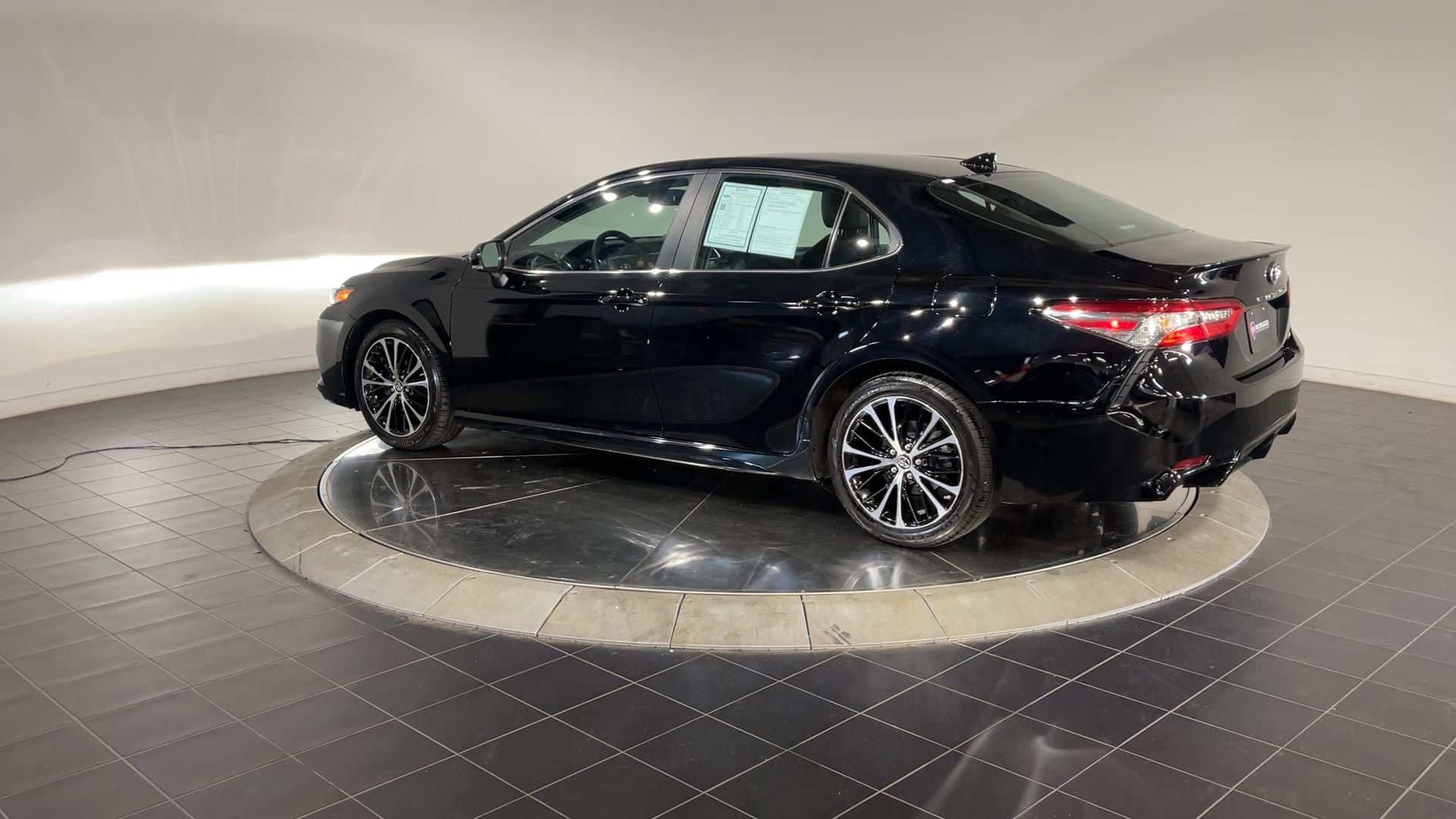 2018 Toyota Camry SE 7