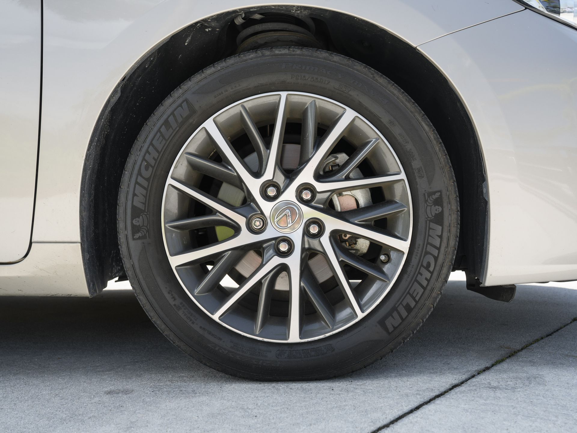 used 2018 Lexus ES car, priced at $26,300