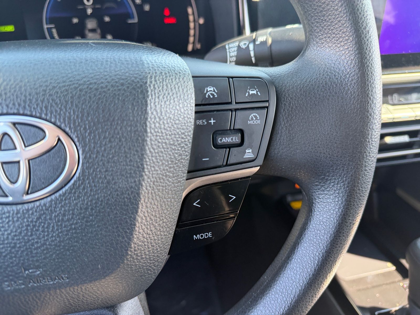 2025 Toyota Camry LE - Photo 21