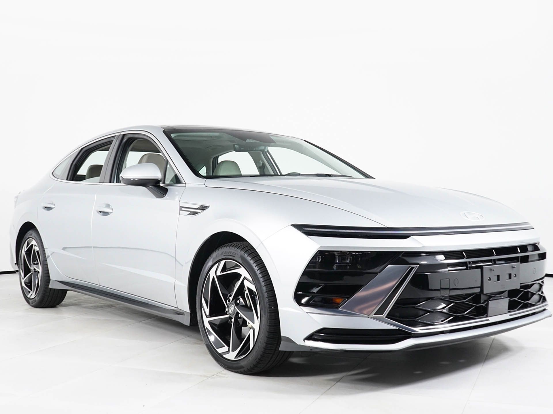 2025 Hyundai Sonata SEL - Photo 17