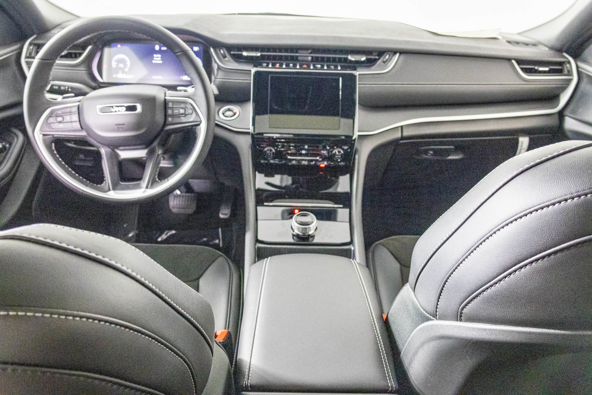 2025 JEEP GRAND CHEROKEE L - Image 3