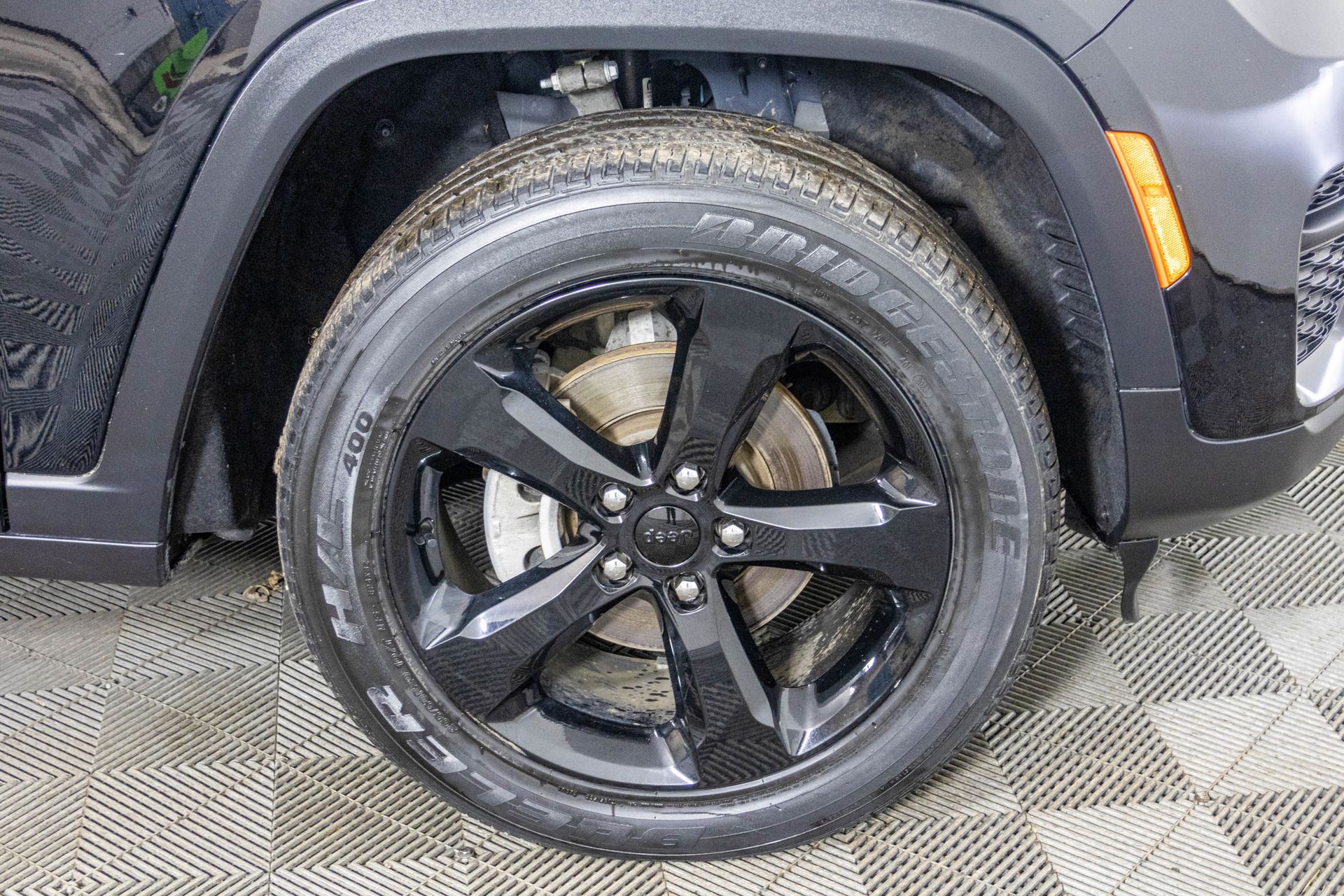 2023 JEEP GRAND CHEROKEE - Image 46